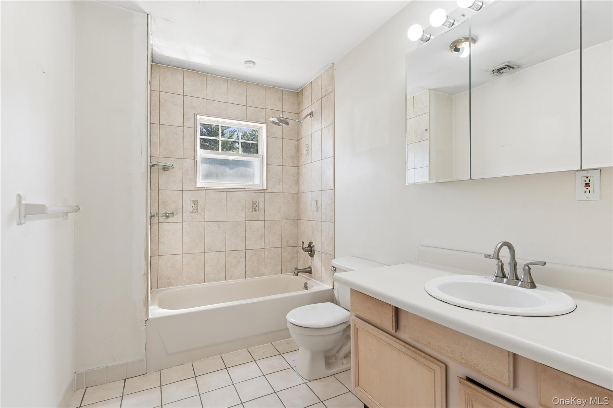 1601 Johnson Avenue 16 Property Photo 28