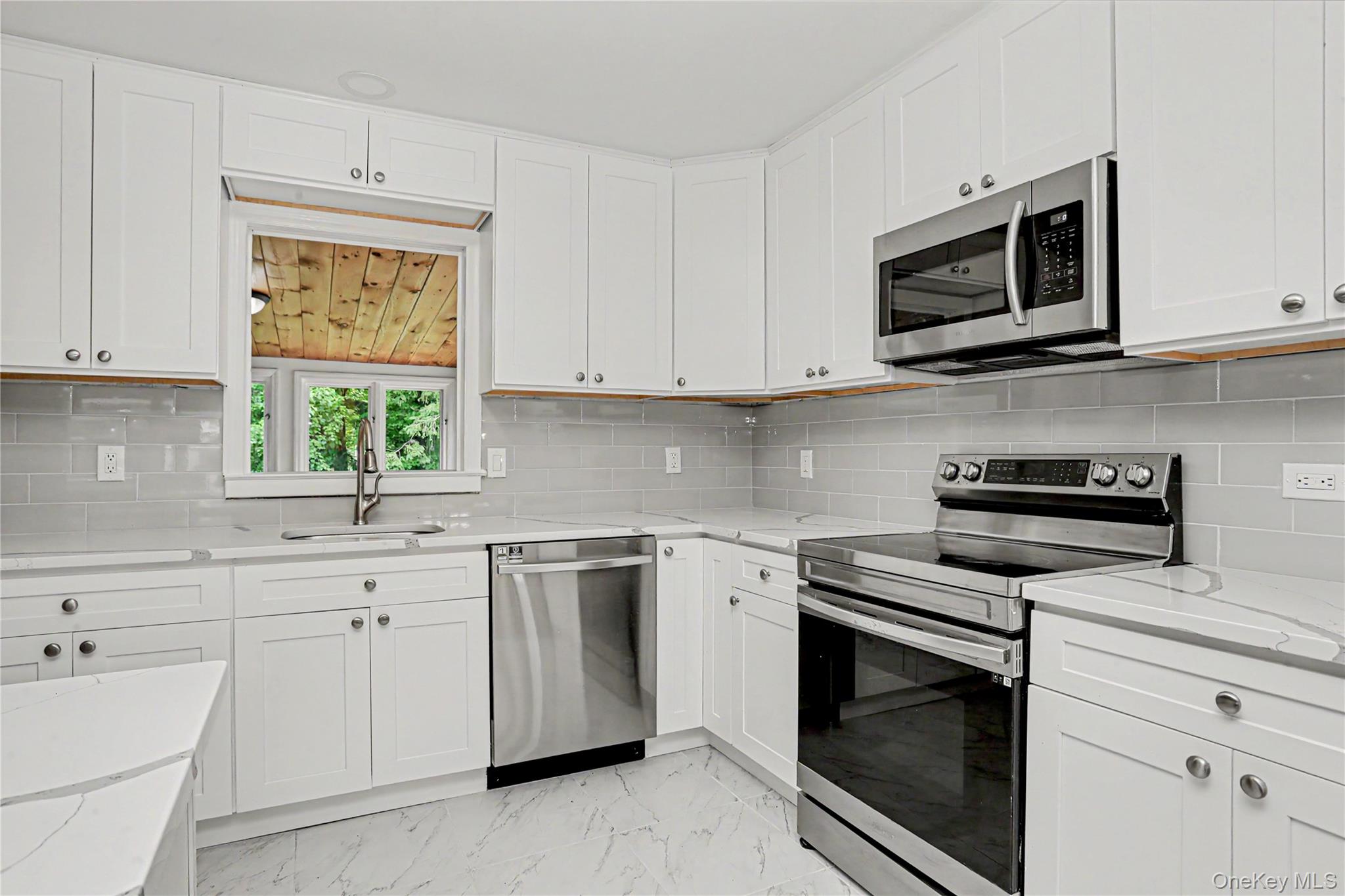12 Roe Drive Property Photo 6
