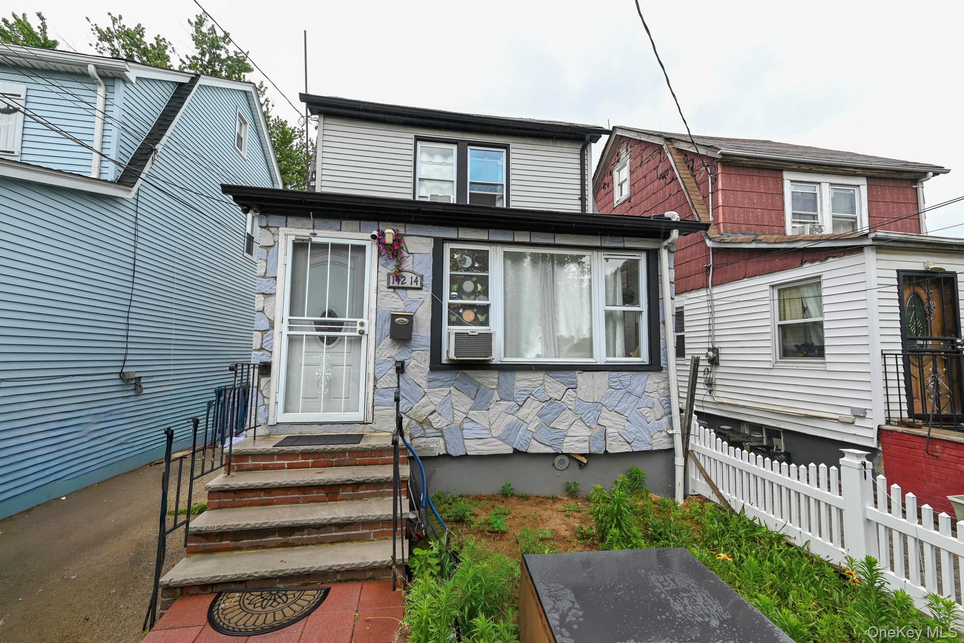 14214 Sutter Avenue Property Photo 1