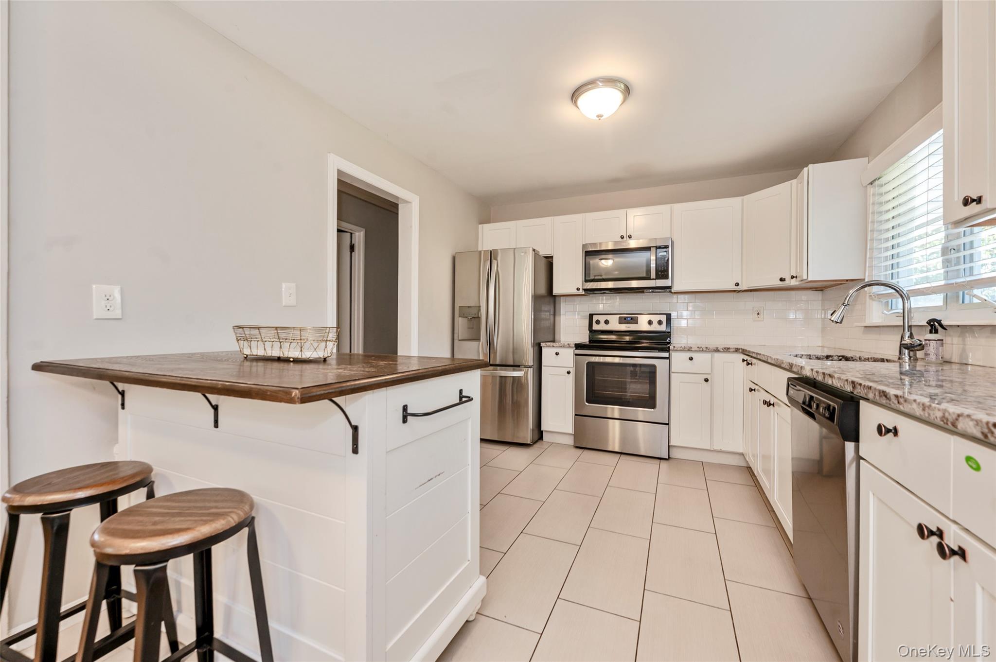 3251 Neptune Avenue Property Photo 8