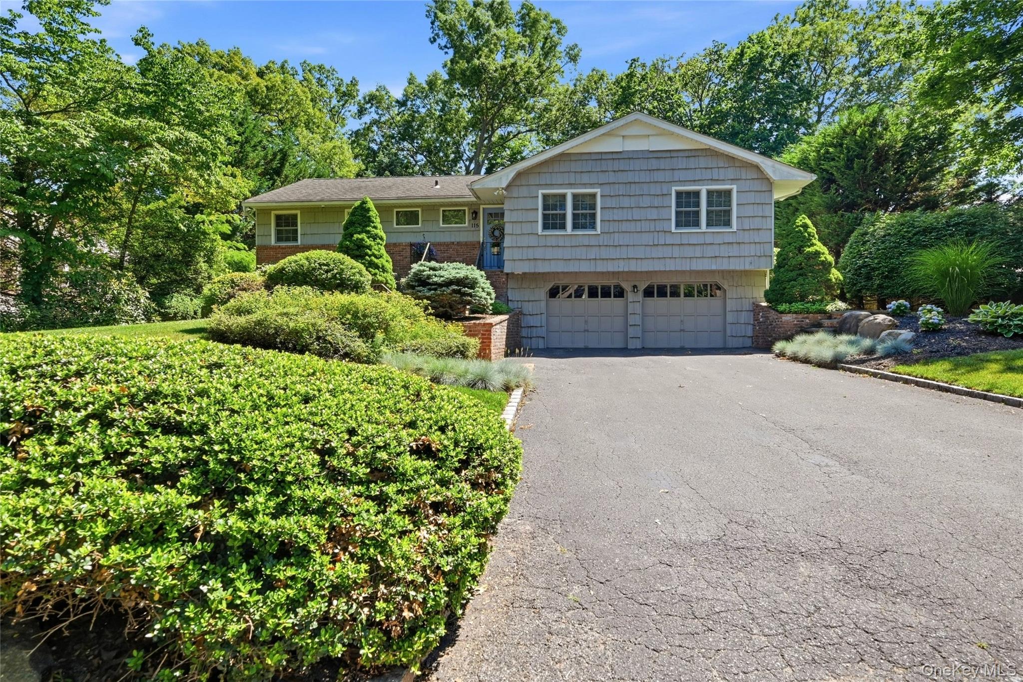 115 Autumn Drive Property Photo 2