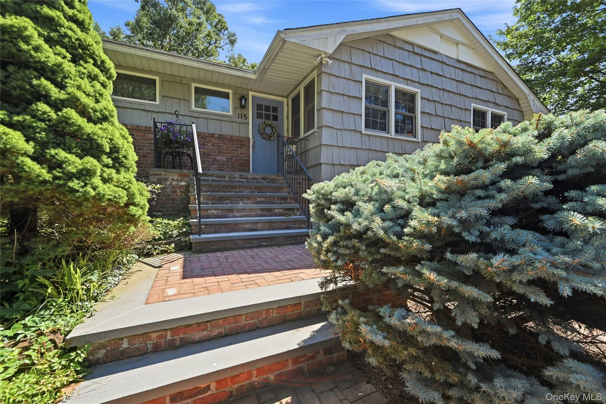 115 Autumn Drive Property Photo 4