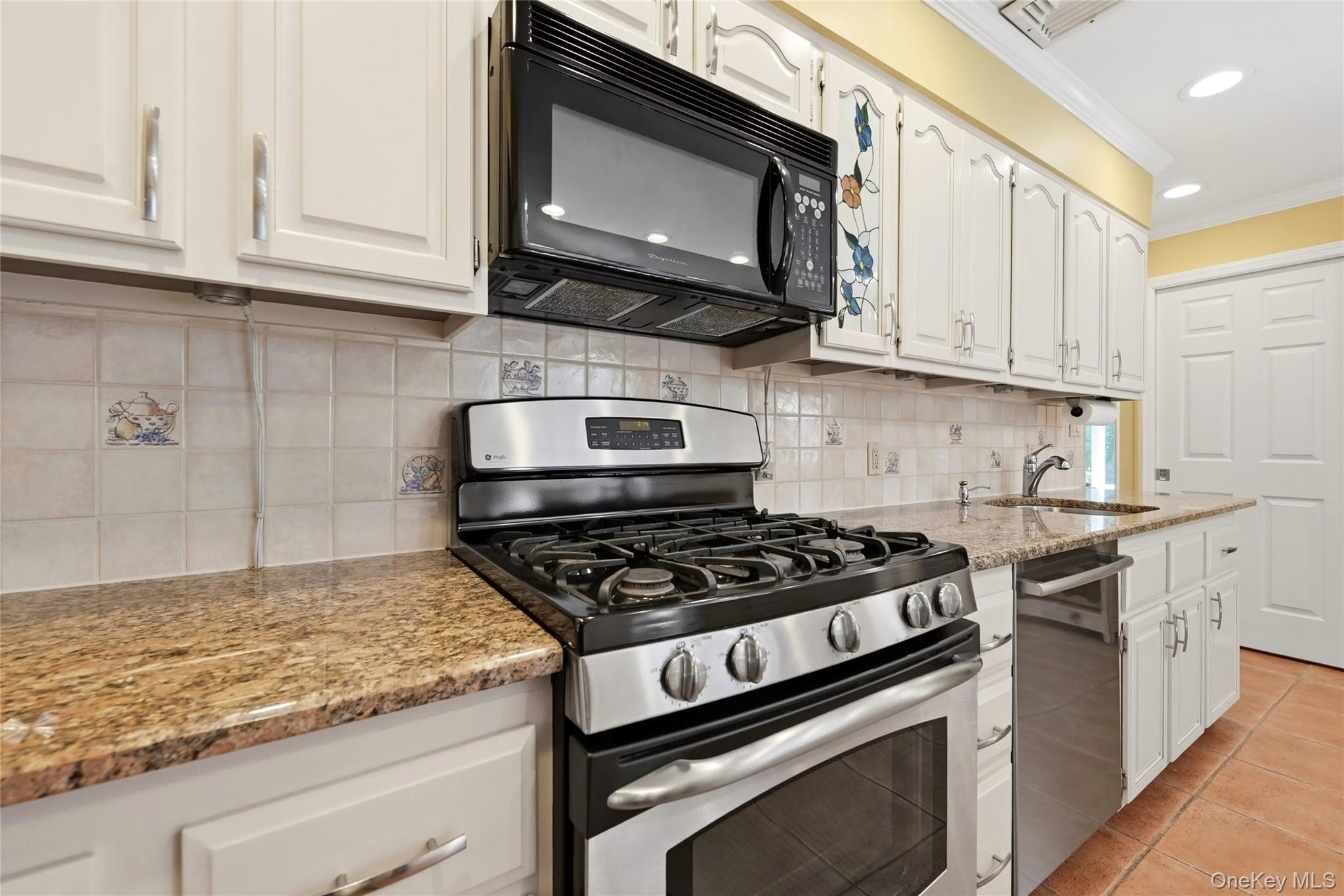 115 Autumn Drive Property Photo 17