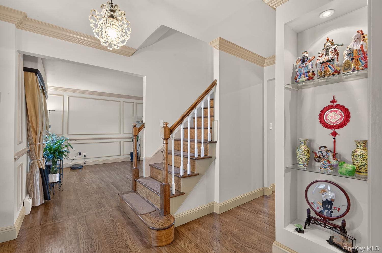 6 W Oak Hill Property Photo 4