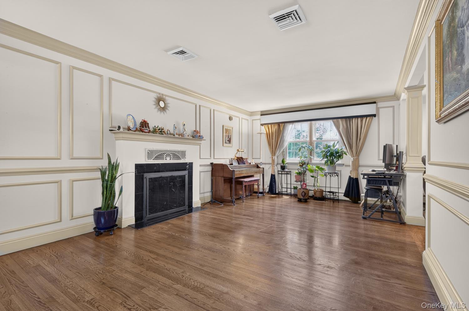 6 W Oak Hill Property Photo 7