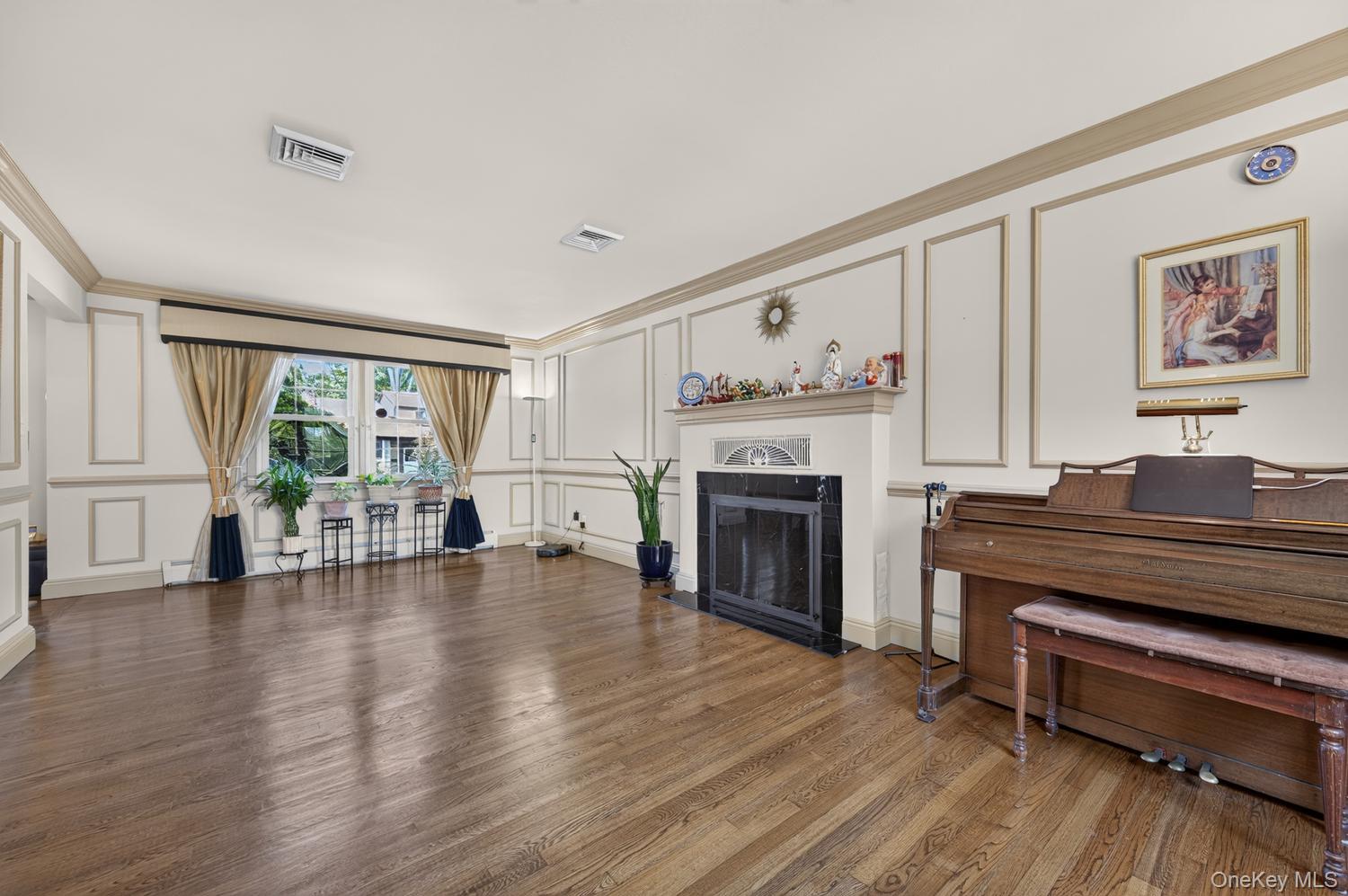 6 W Oak Hill Property Photo 8