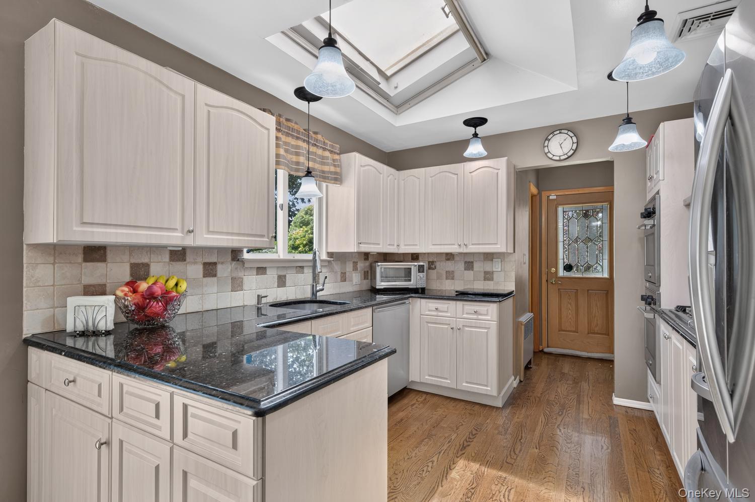 6 W Oak Hill Property Photo 12