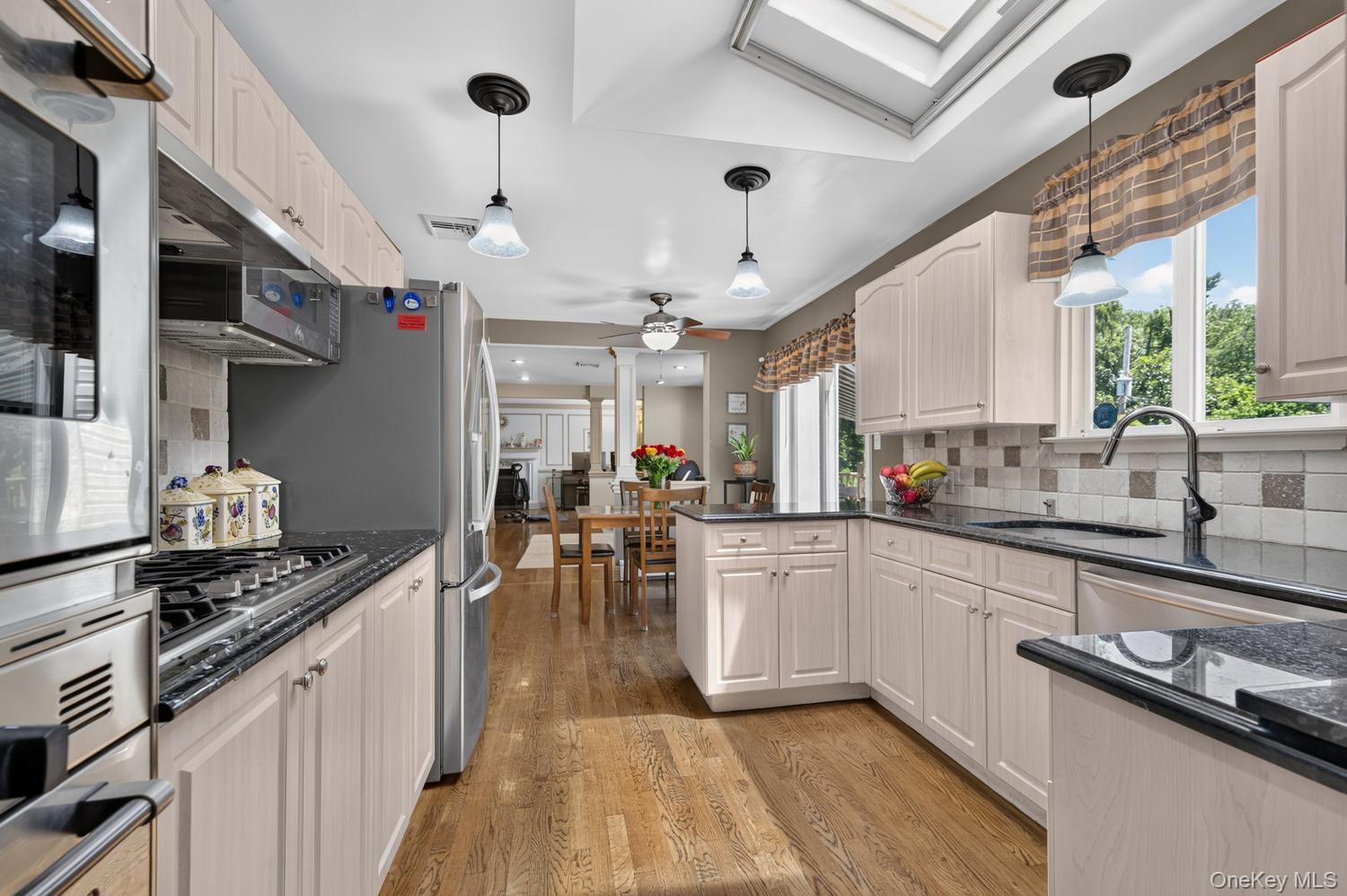 6 W Oak Hill Property Photo 14