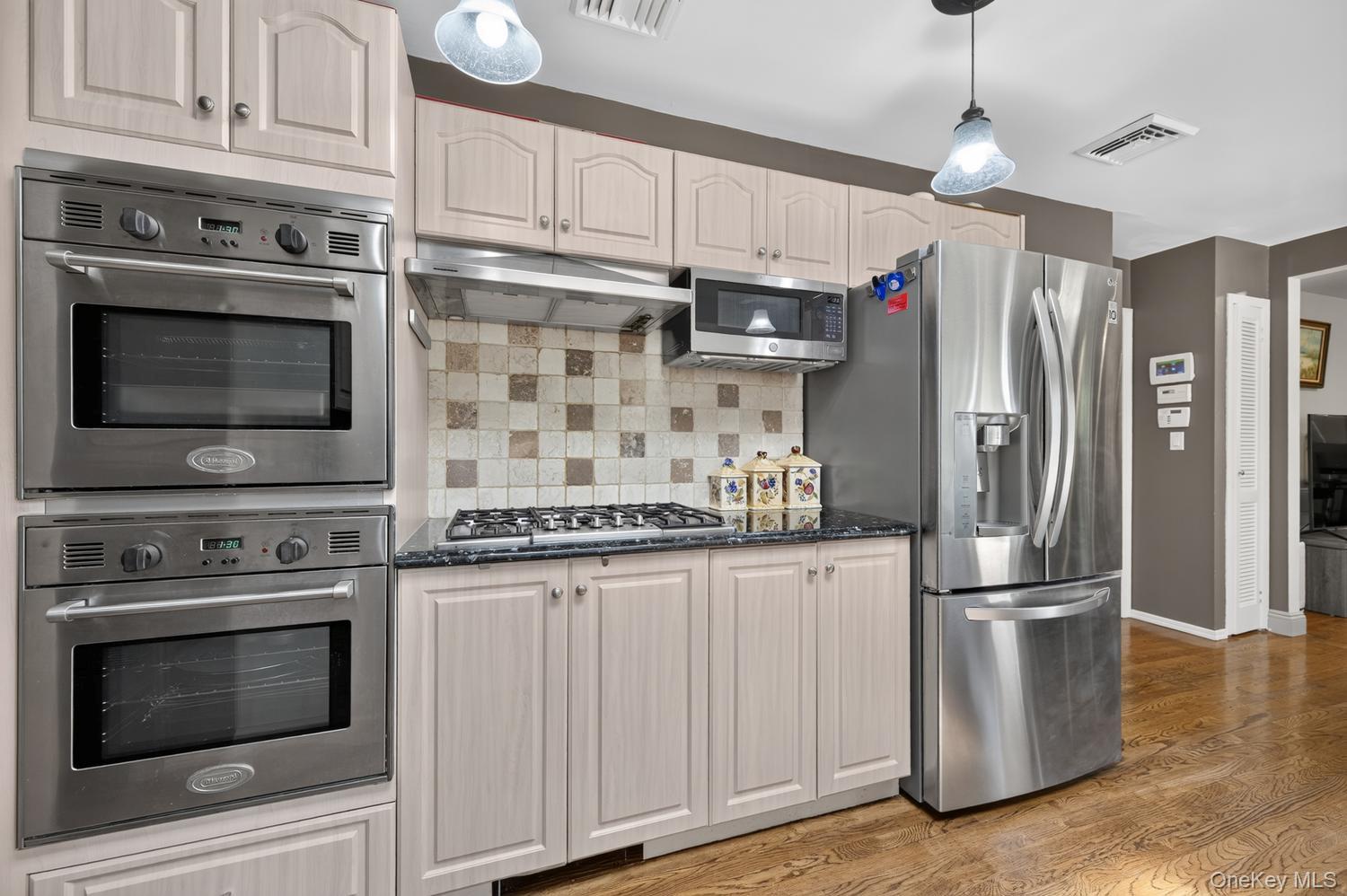 6 W Oak Hill Property Photo 15