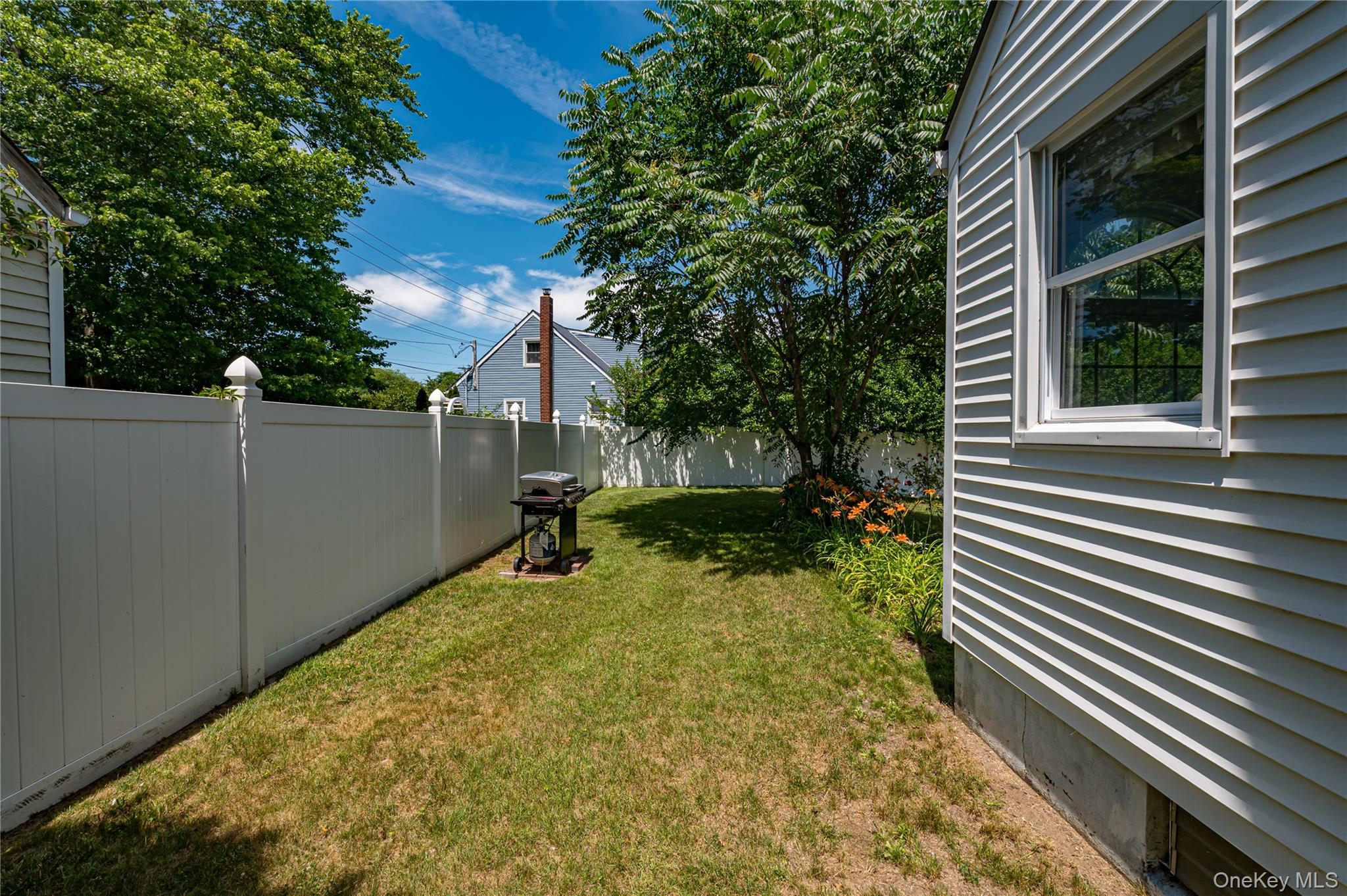 11 Spruce Street Property Photo 33