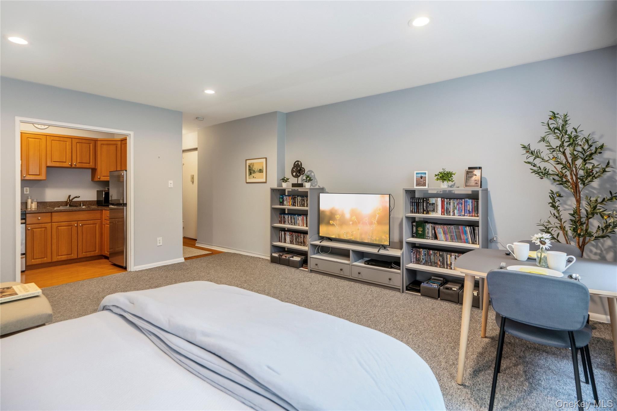 61 Maine Avenue F15 Property Photo 18