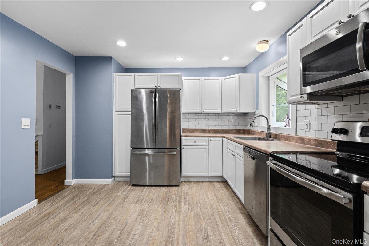 138 Kent Shore Drive Property Photo 4
