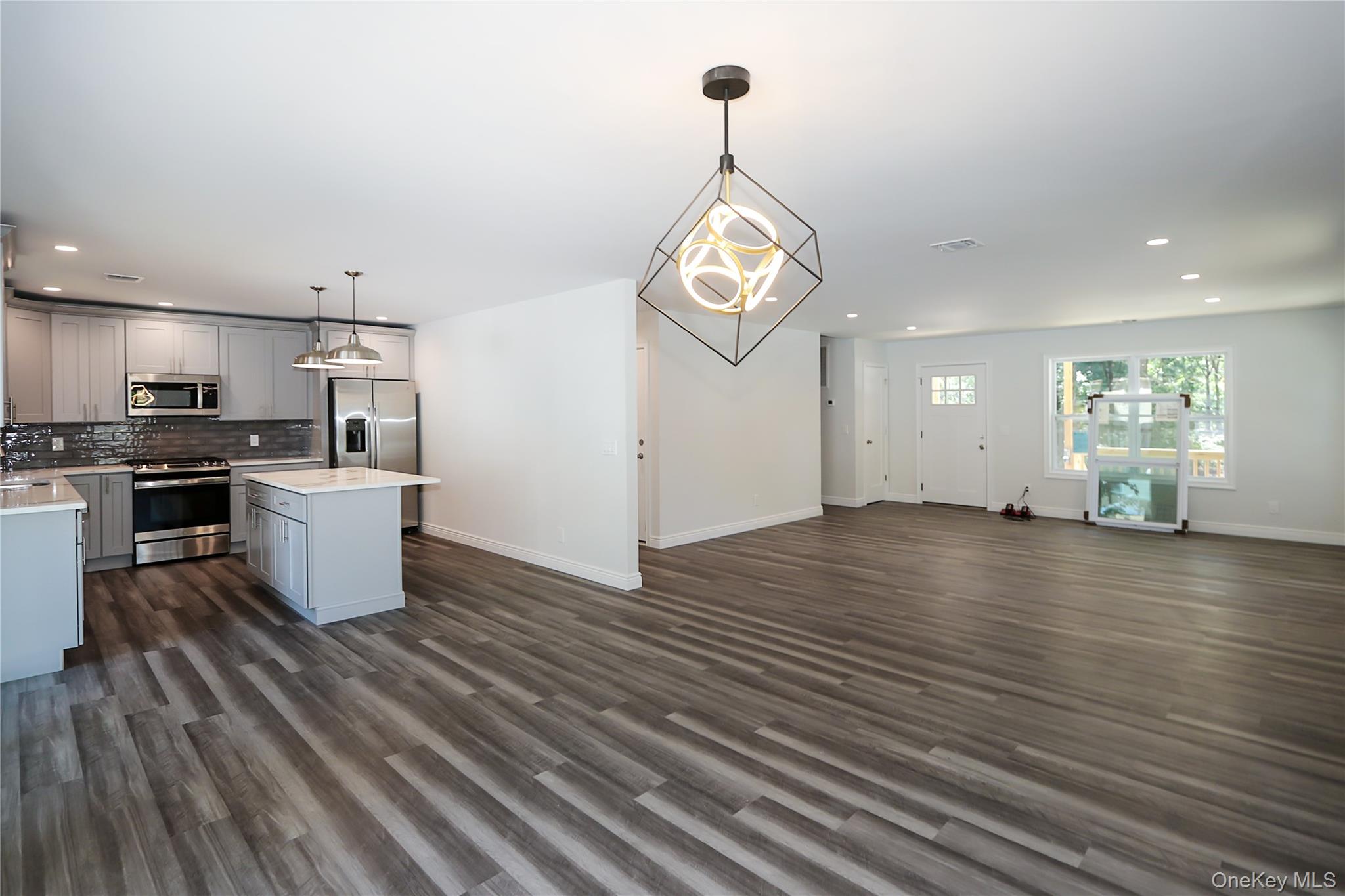 245 New Avenue Property Photo 8