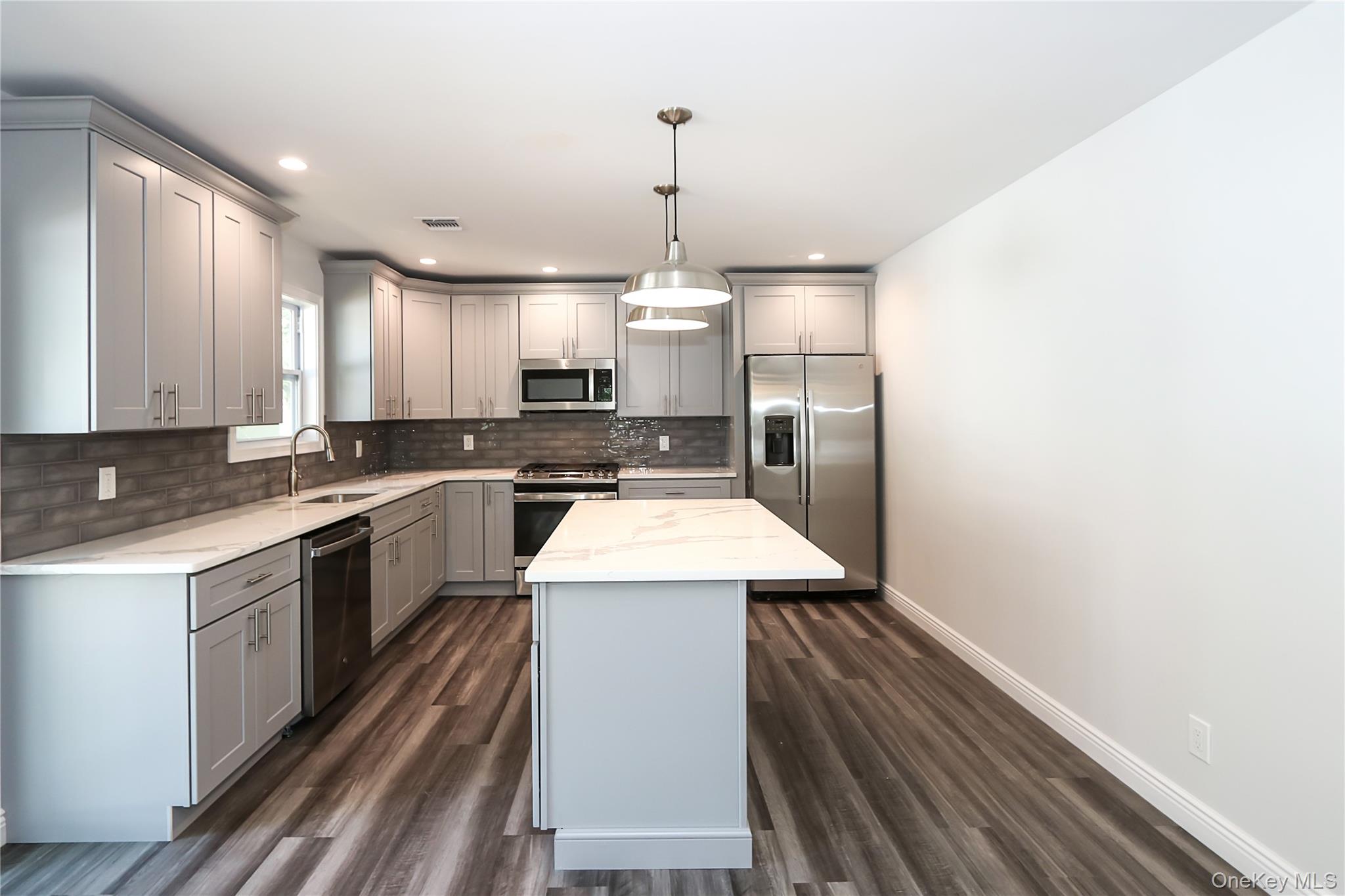 245 New Avenue Property Photo 11
