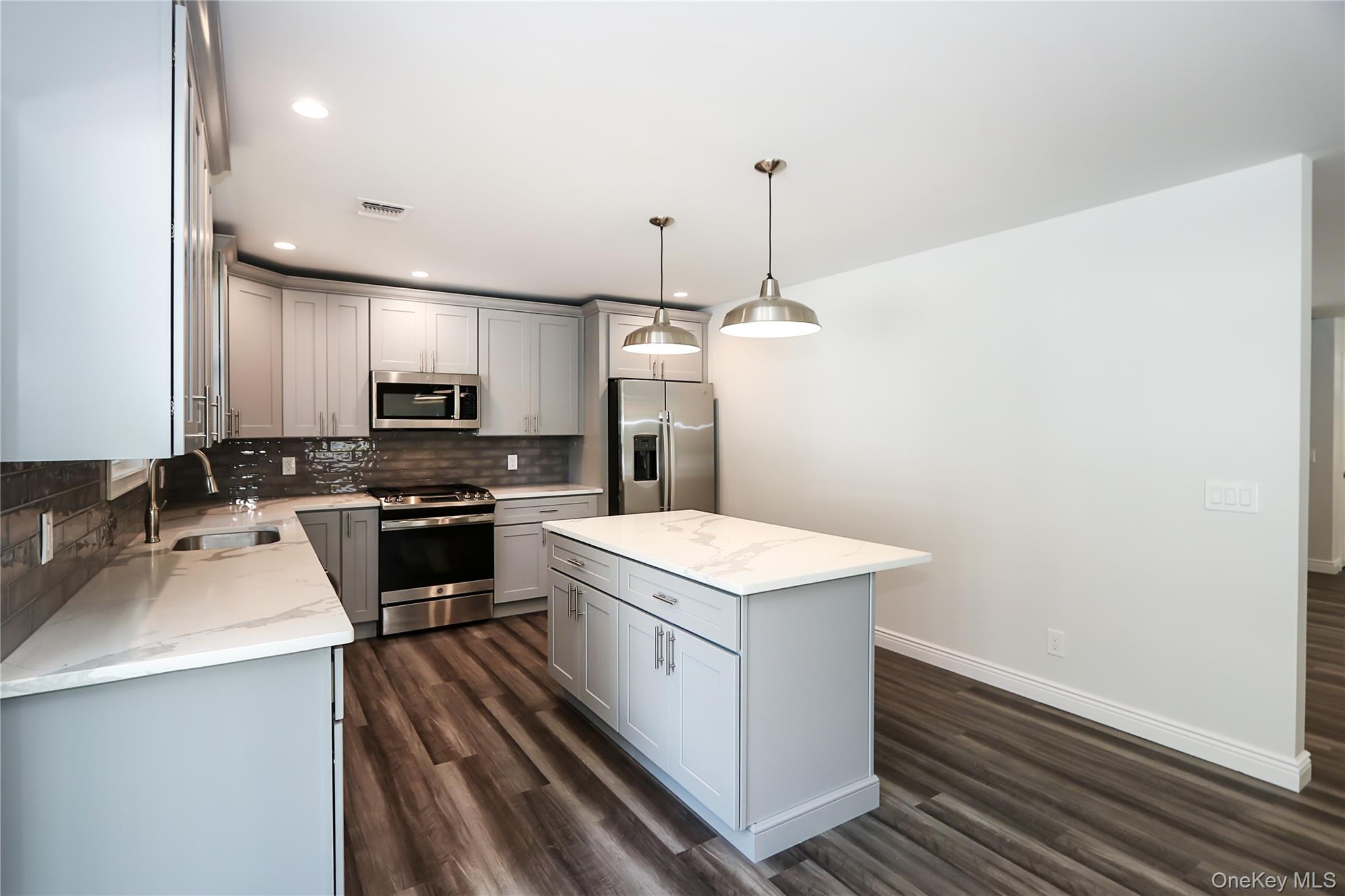 245 New Avenue Property Photo 12