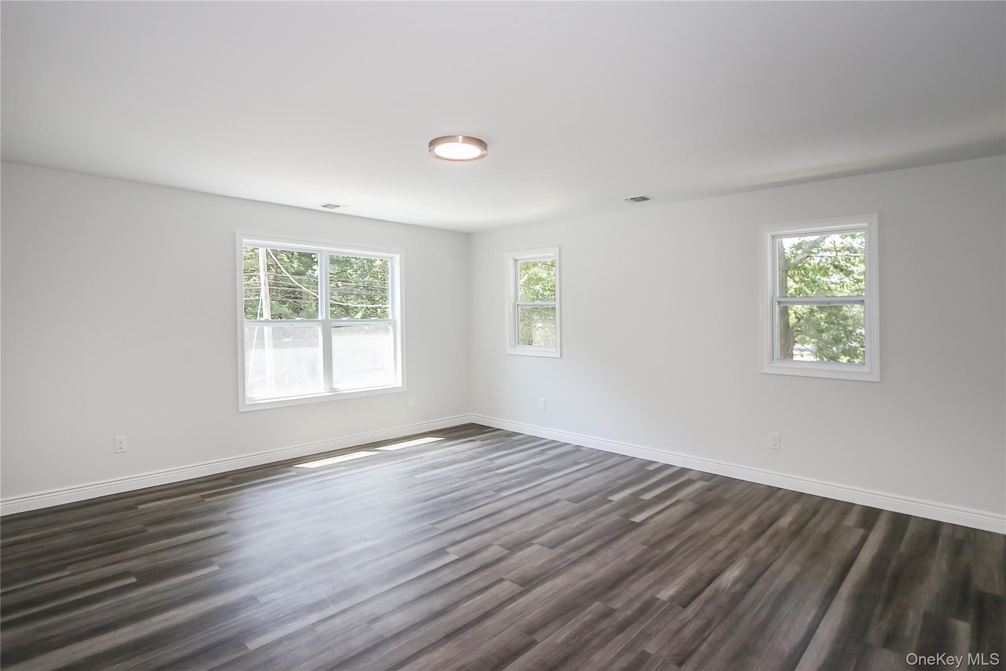 245 New Avenue Property Photo 15