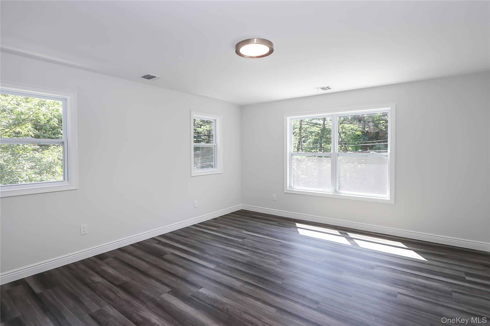 245 New Avenue Property Photo 19
