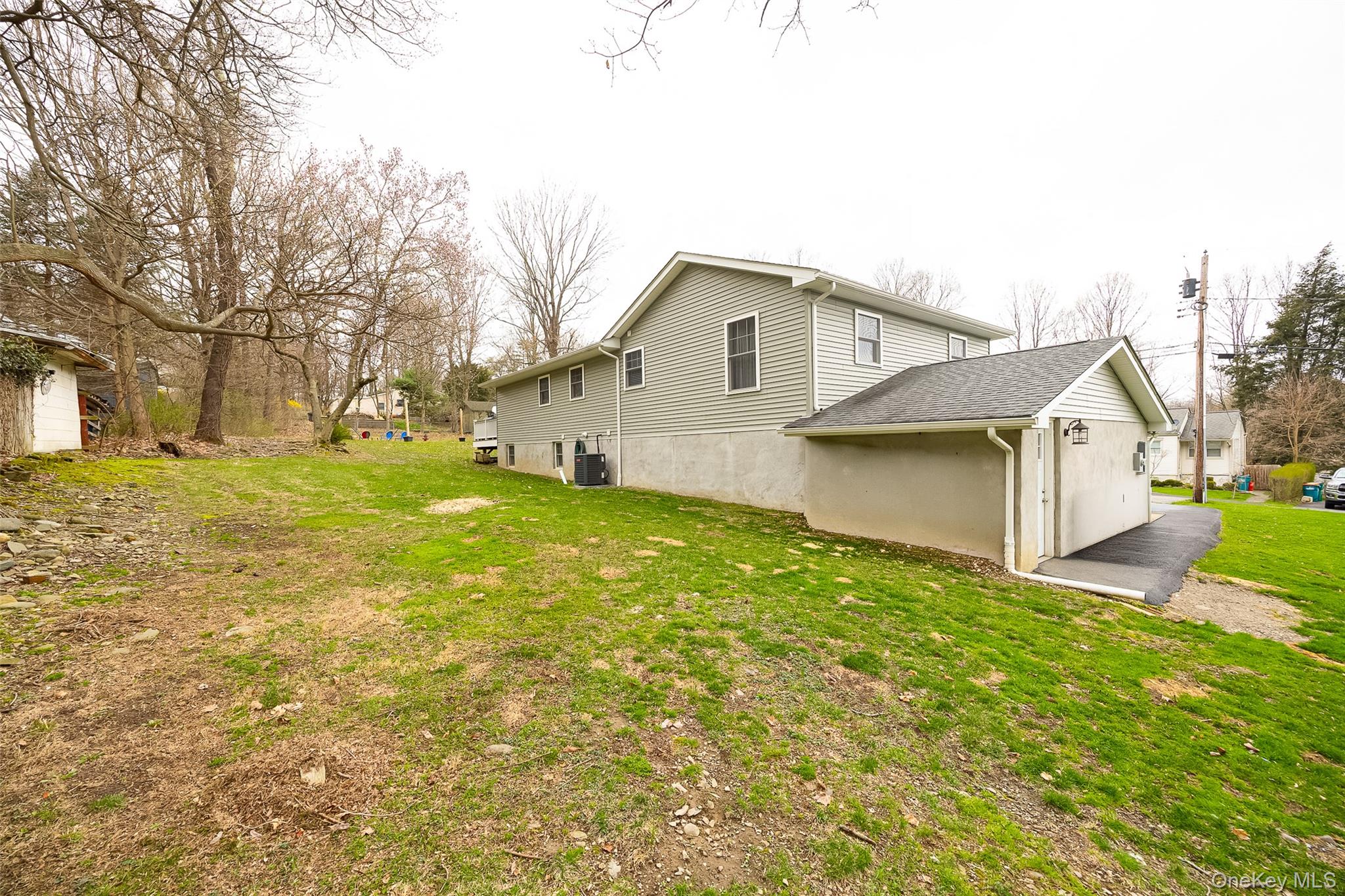 8 Willow Road Property Photo 28