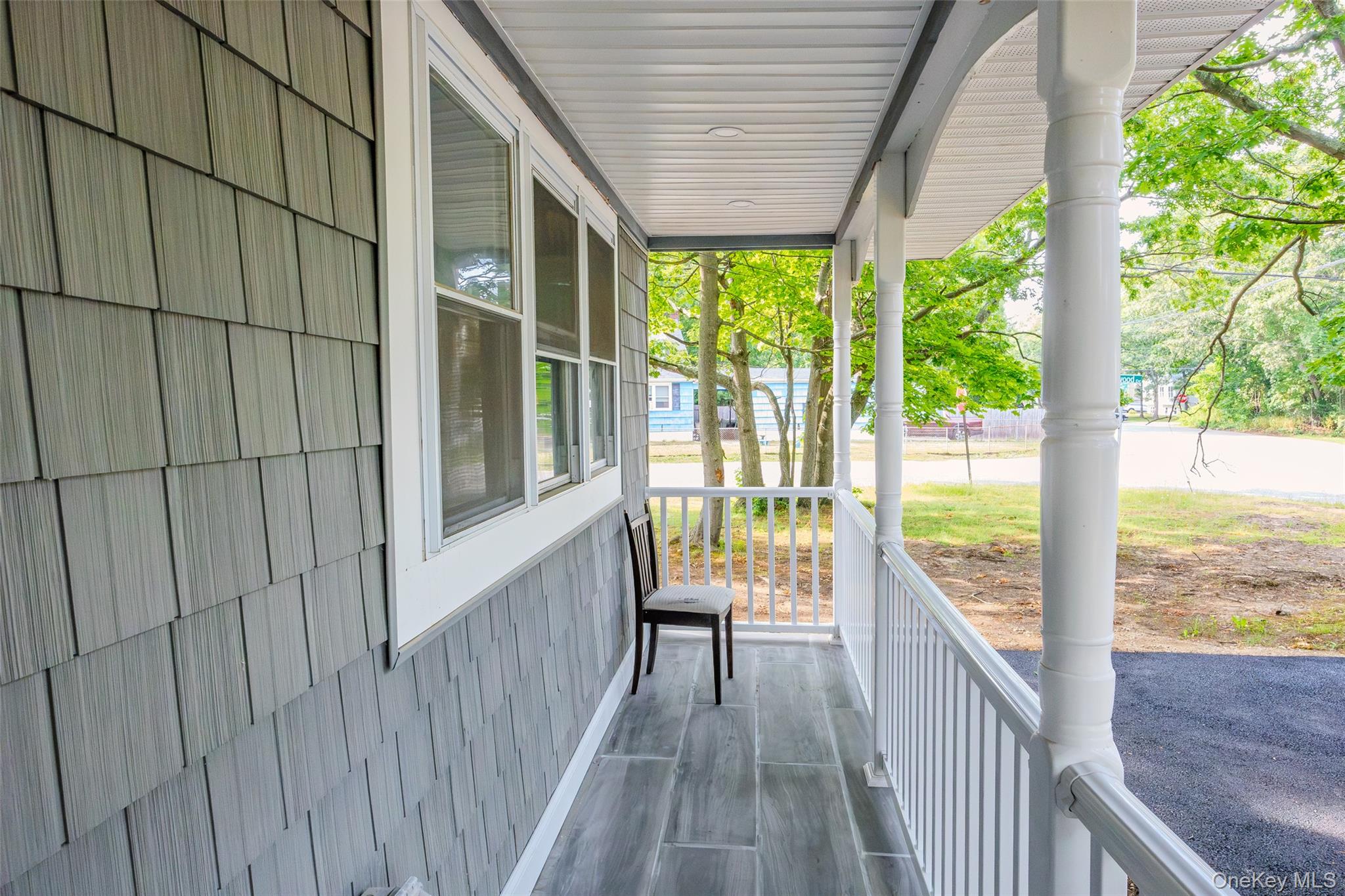 84 Flower Road Property Photo 6