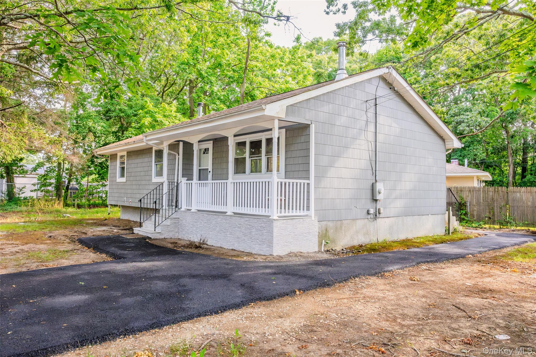 84 Flower Road Property Photo 10