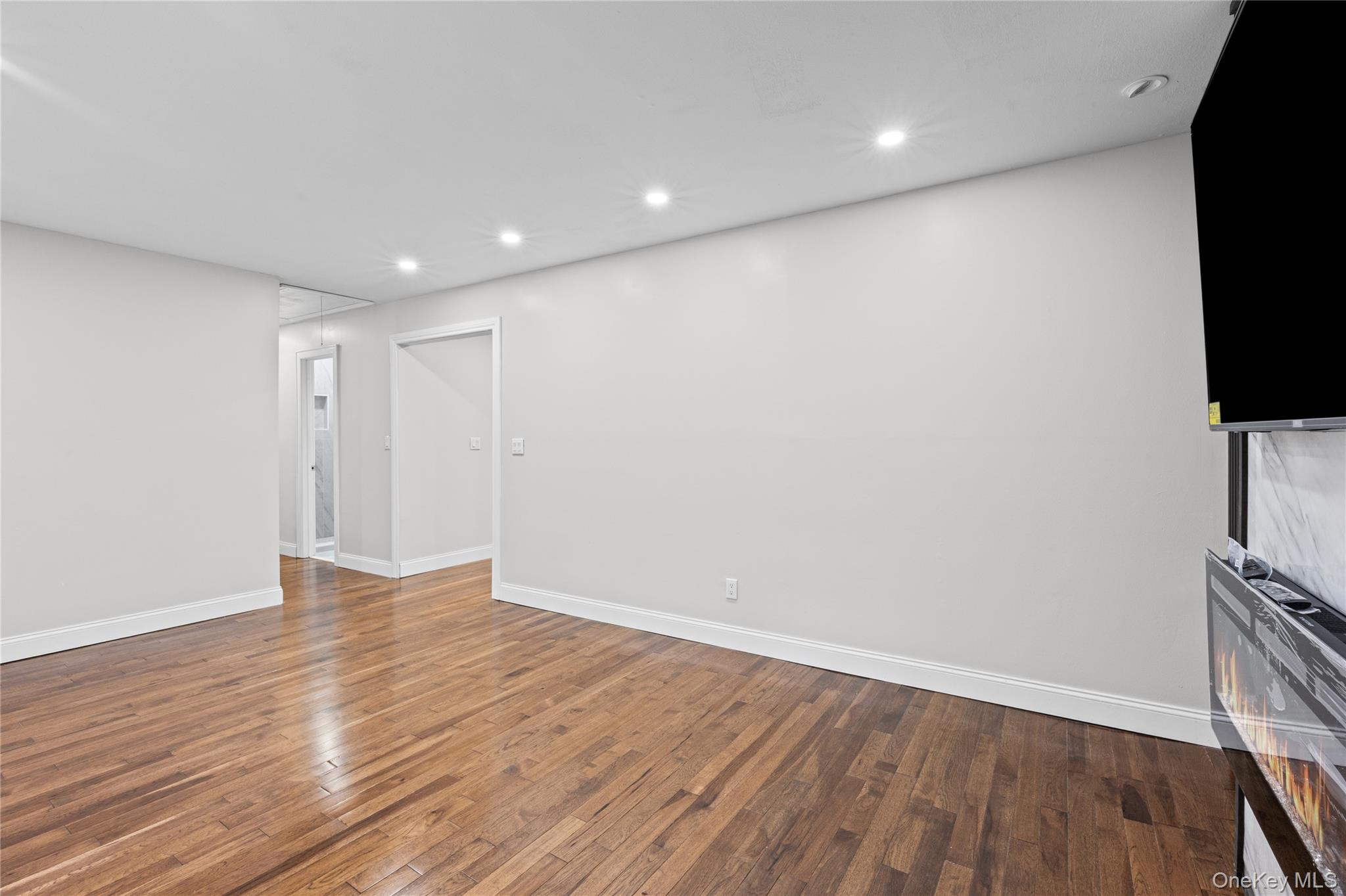 84 Flower Road Property Photo 19