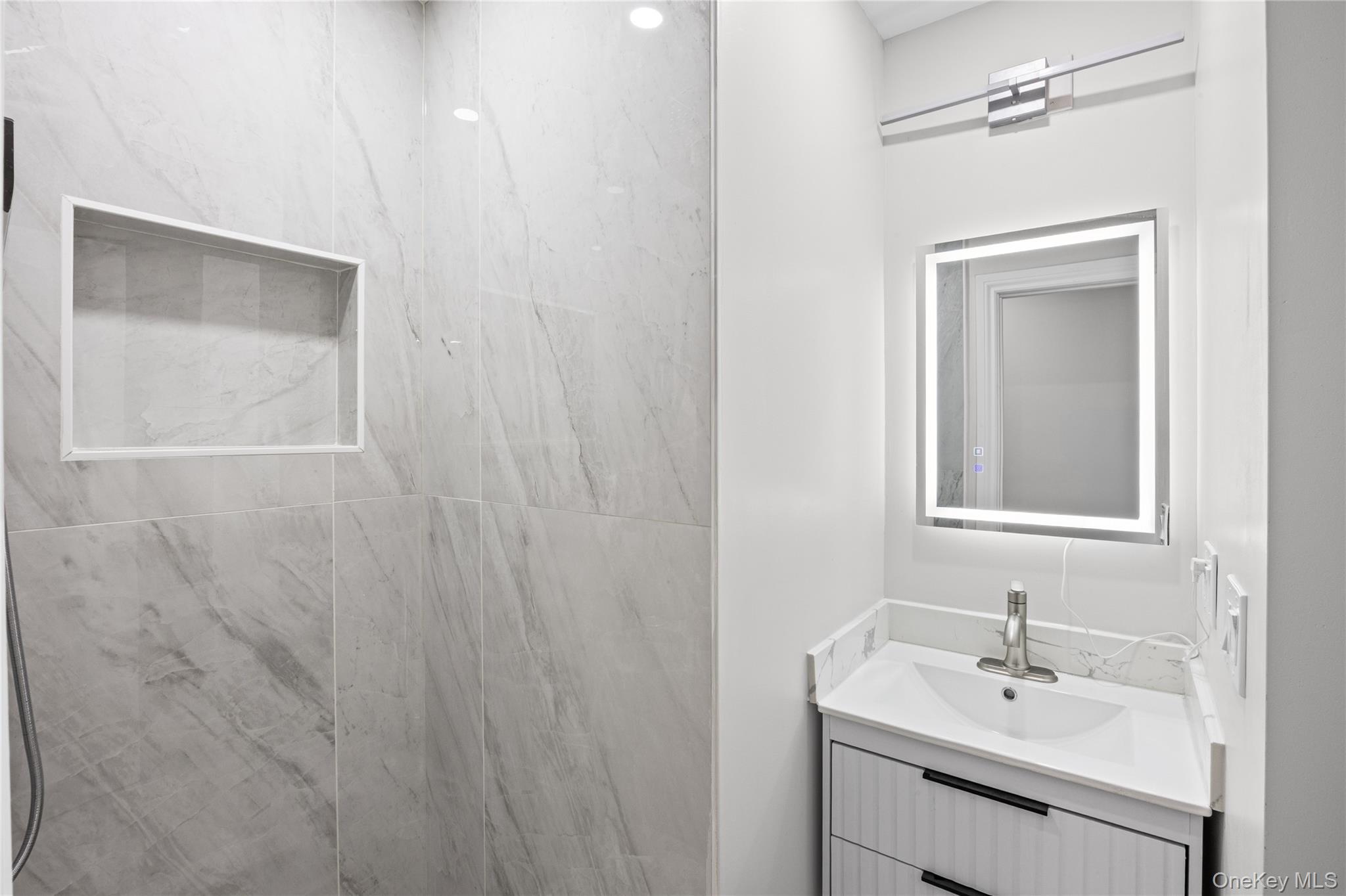 84 Flower Road Property Photo 21