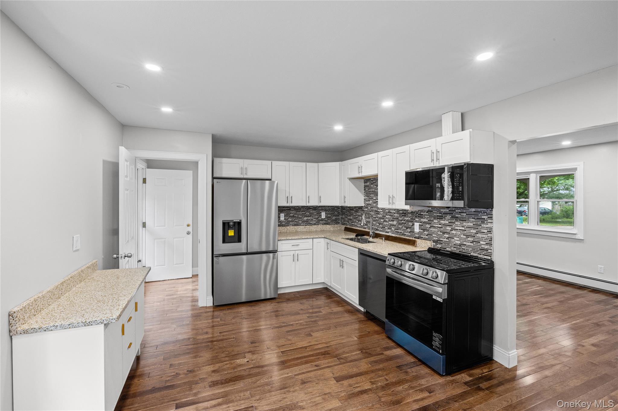 84 Flower Road Property Photo 33