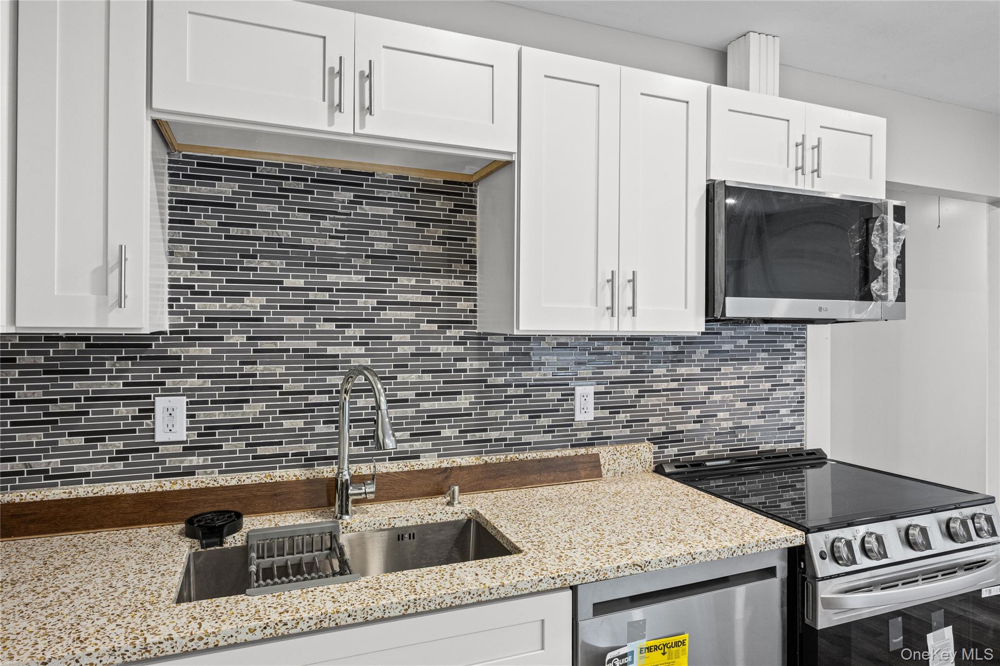 84 Flower Road Property Photo 36