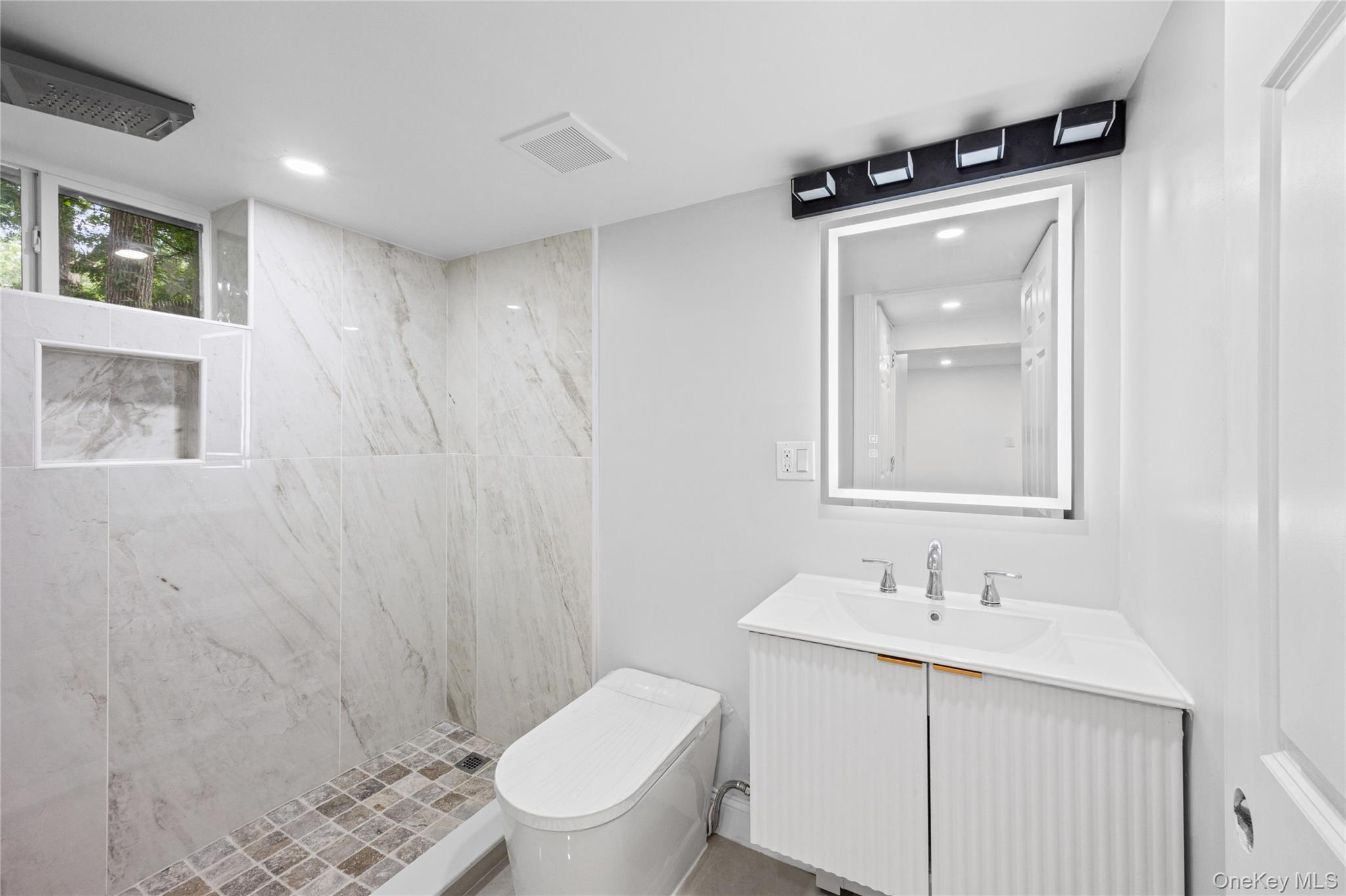 84 Flower Road Property Photo 42