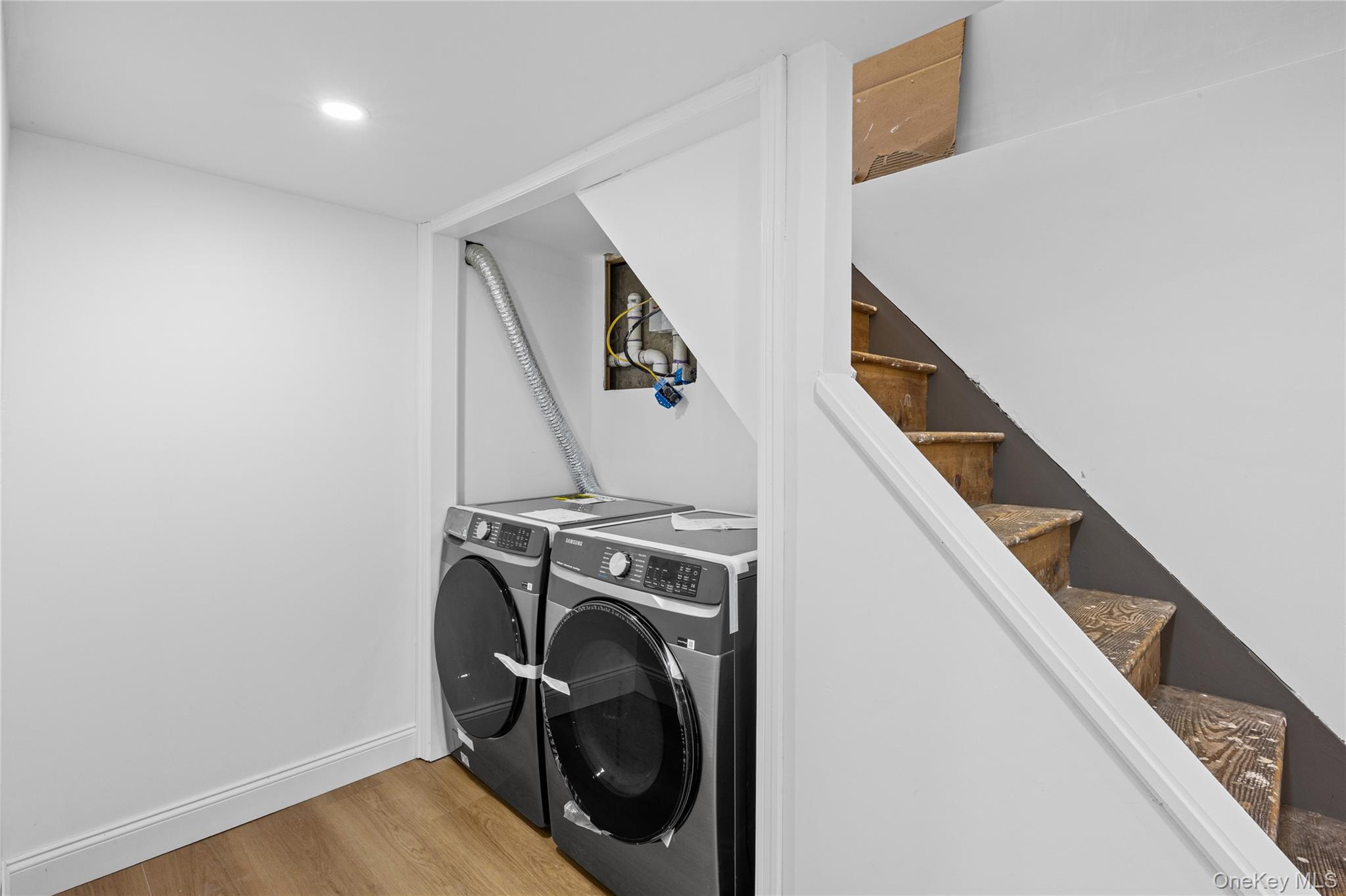84 Flower Road Property Photo 44