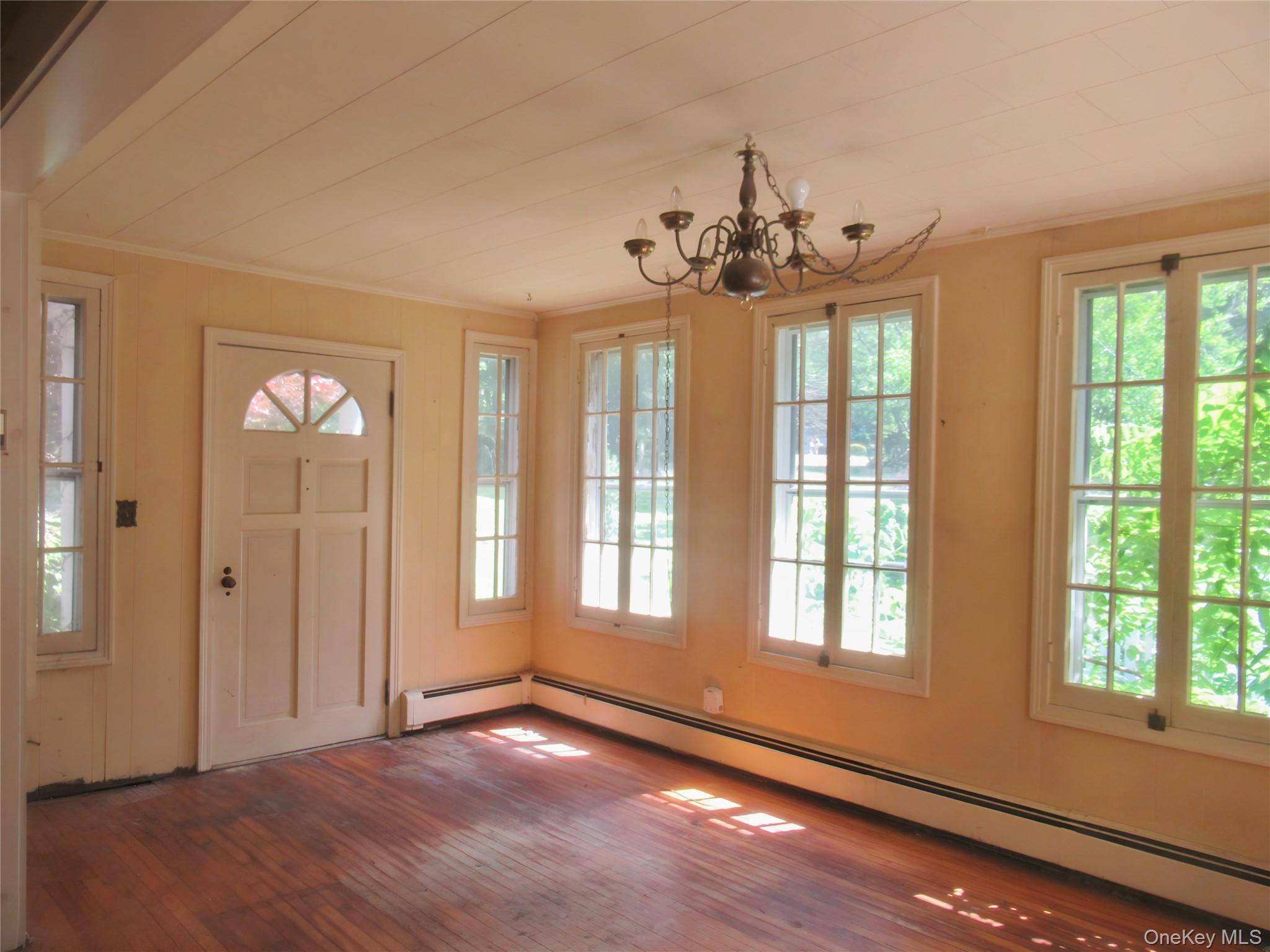 2 Academy Avenue Property Photo 11