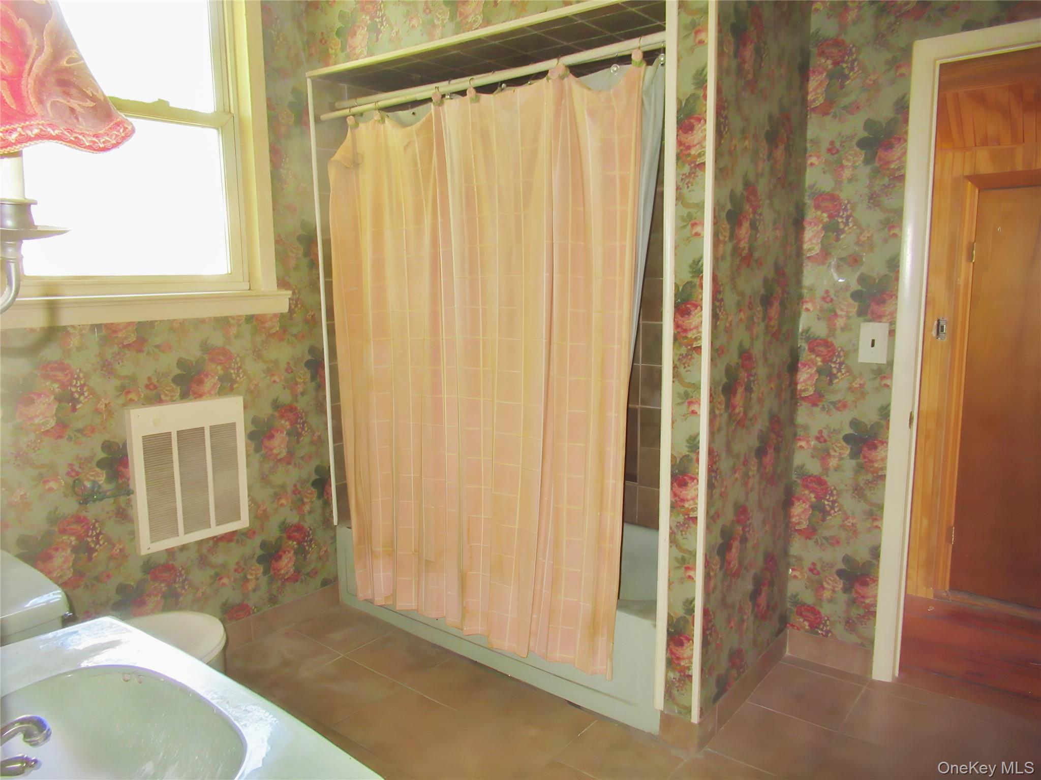 2 Academy Avenue Property Photo 18