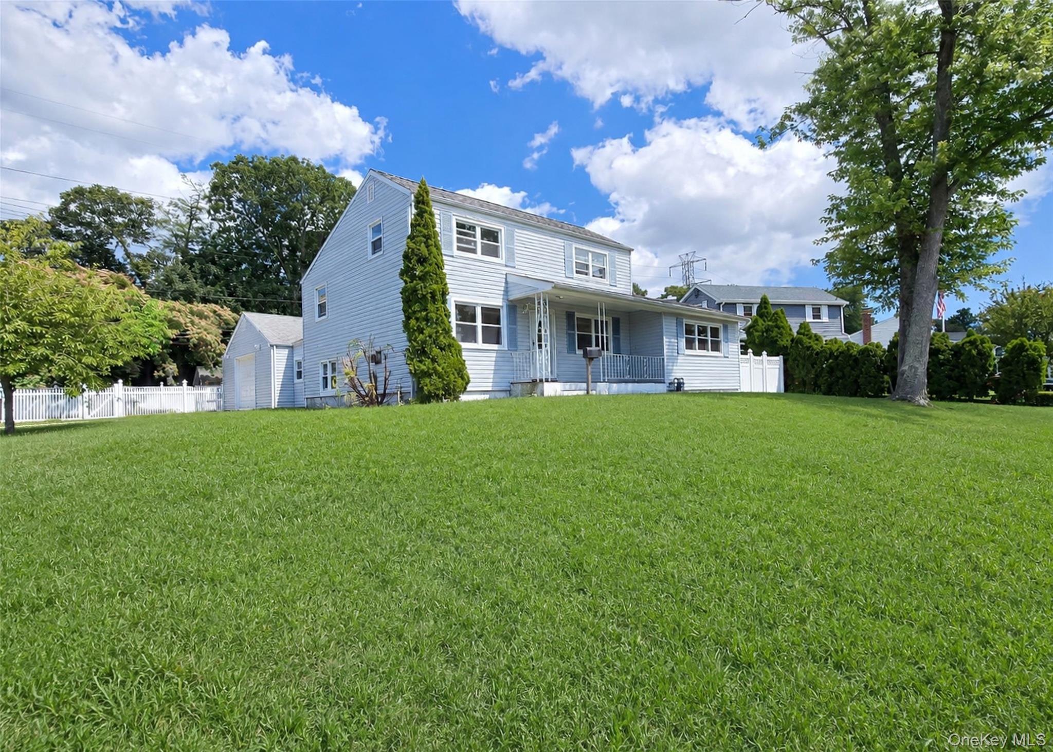 290 Eastwood Boulevard Property Photo 2