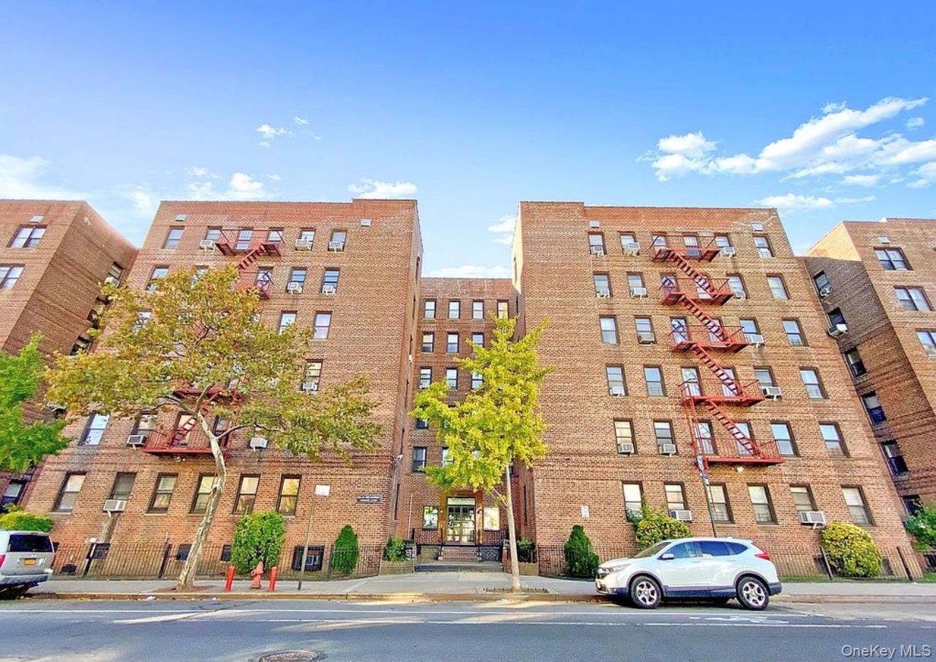 85-14 Broadway 3L Property Photo 1