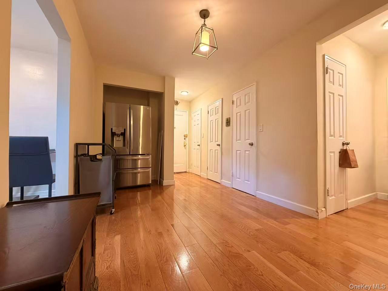 85-14 Broadway 3l Property Photo 5