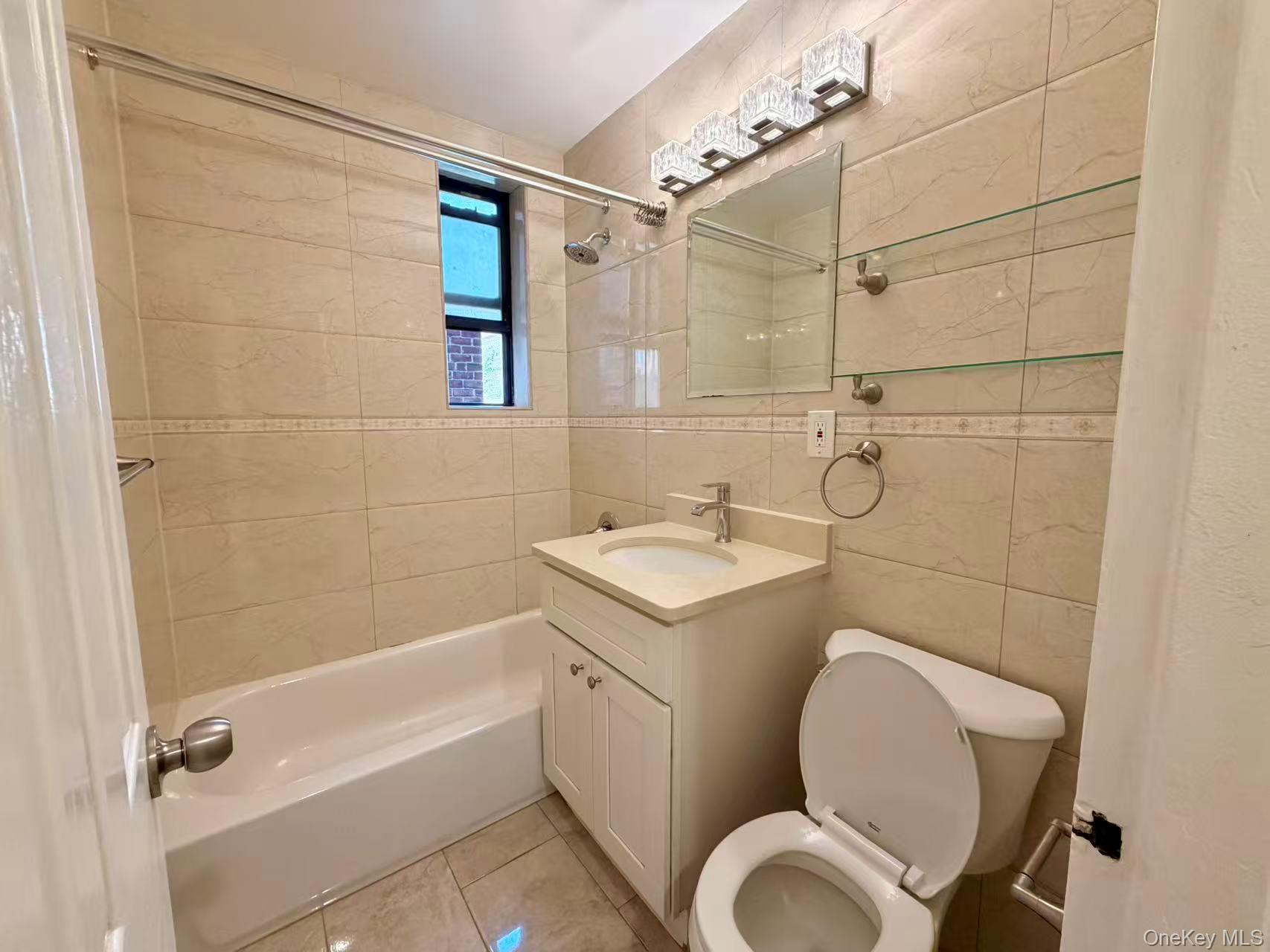 85-14 Broadway 3l Property Photo 10