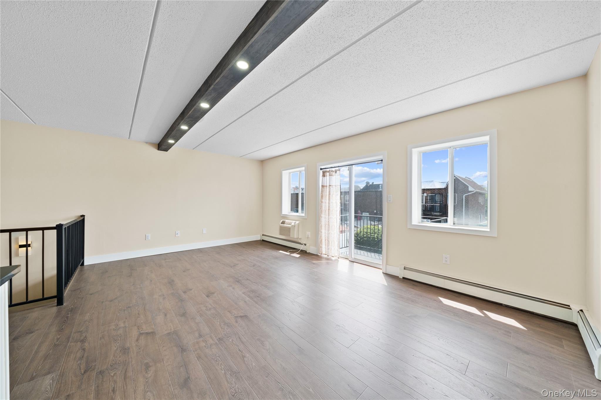 195 Beach 60th Street Property Photo 4