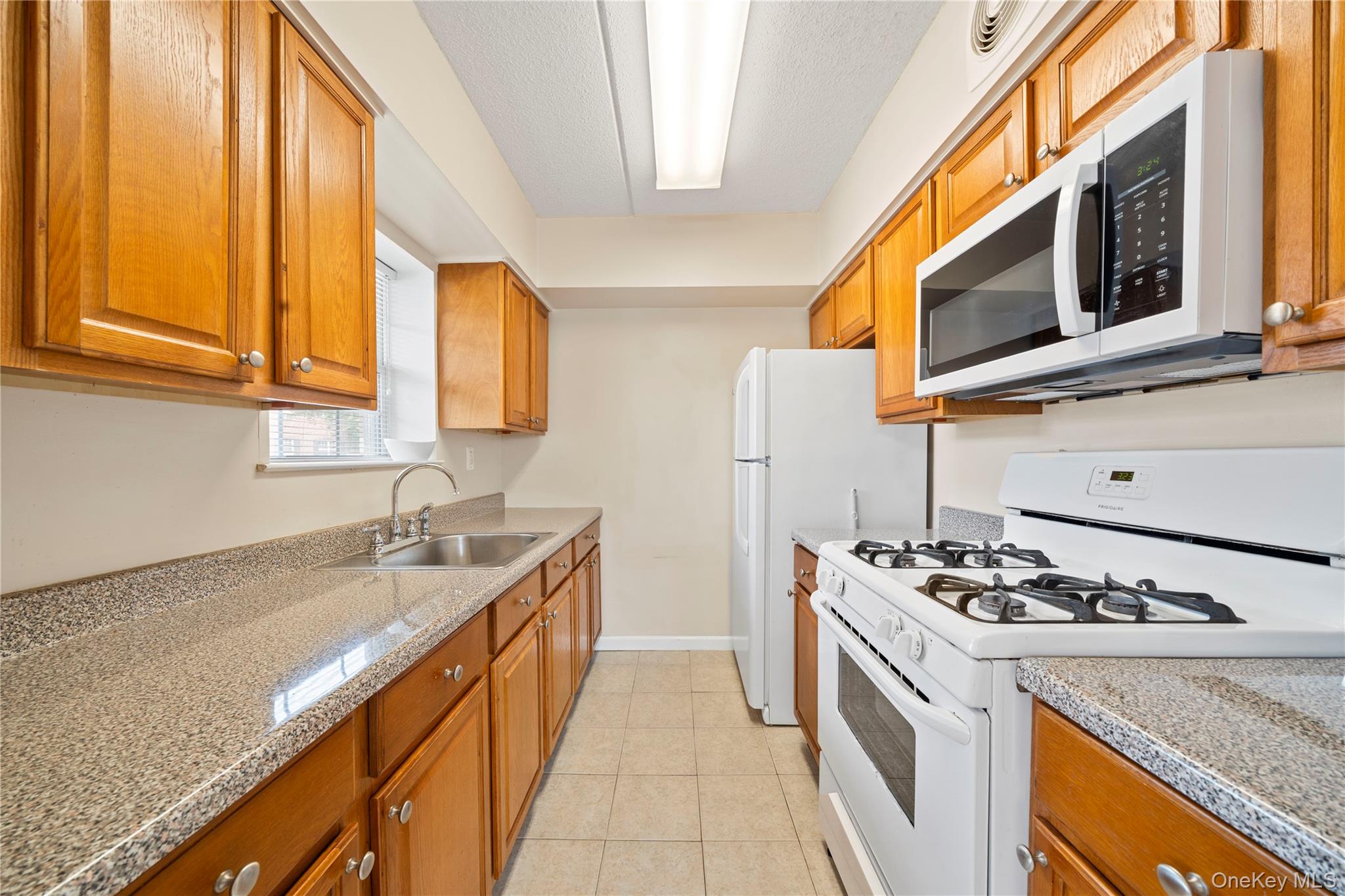 195 Beach 60th Street Property Photo 18