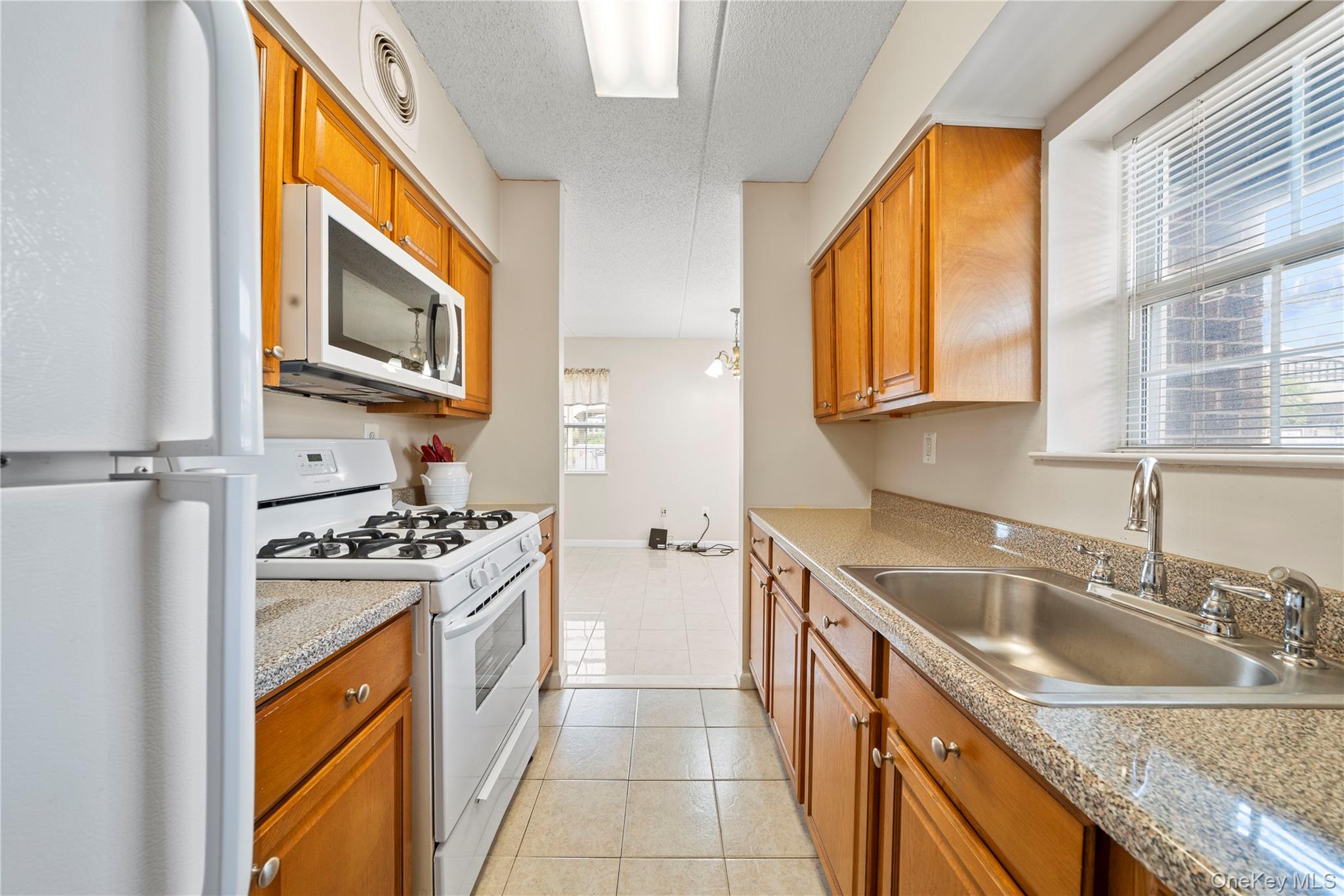 195 Beach 60th Street Property Photo 19