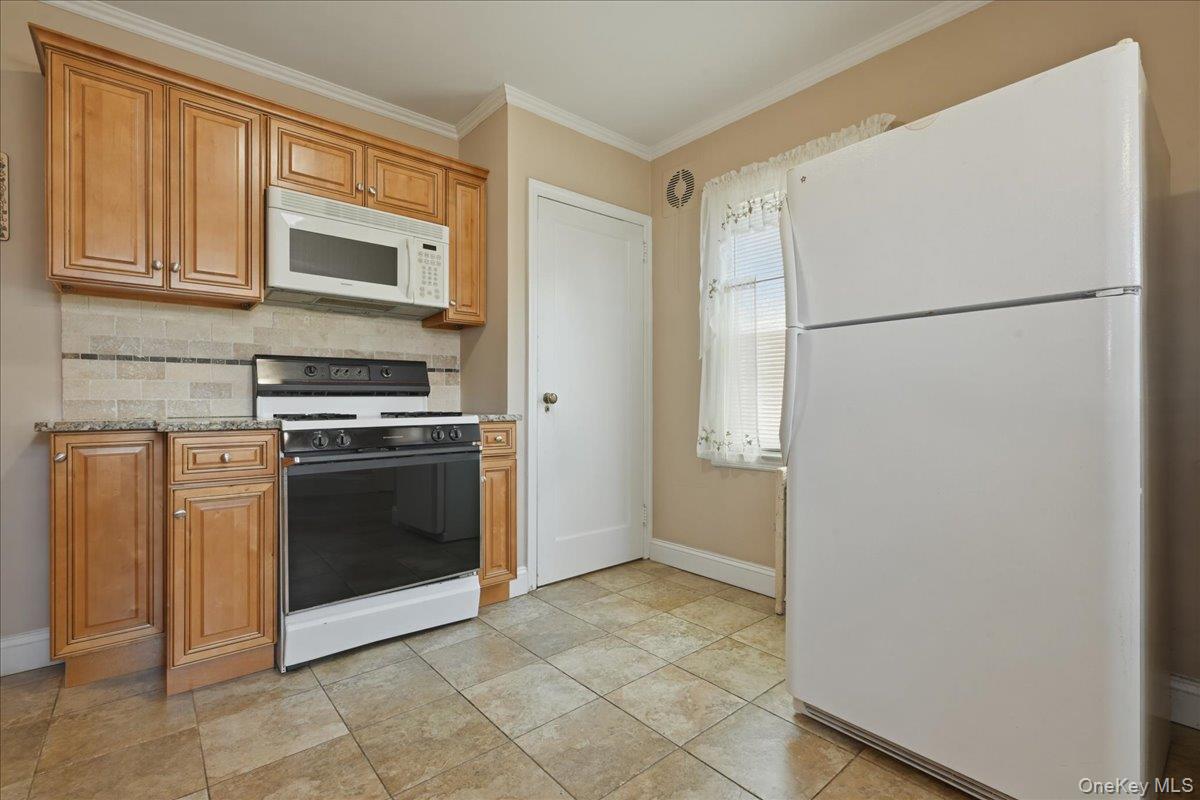 210 Madison Street Property Photo 5