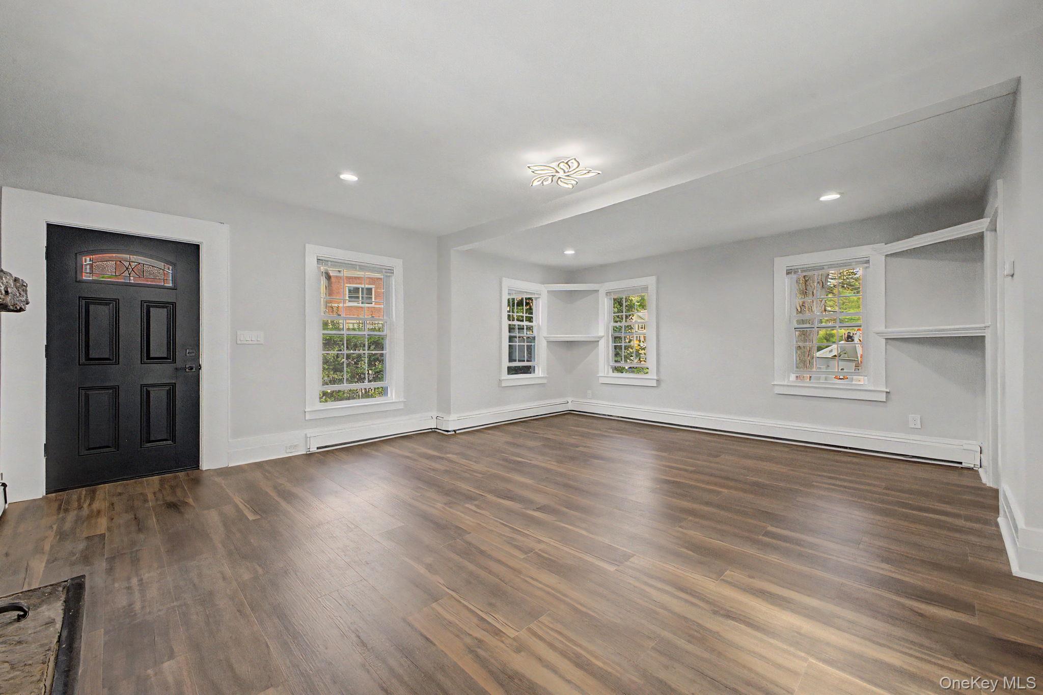 480 King Street Property Photo 2