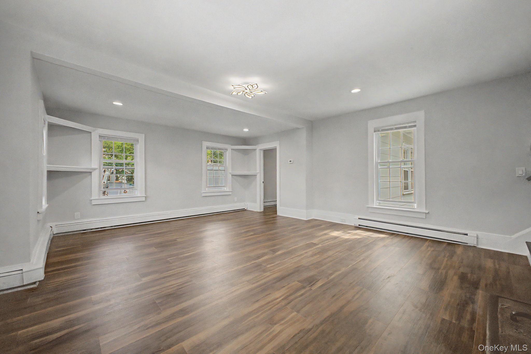480 King Street Property Photo 4