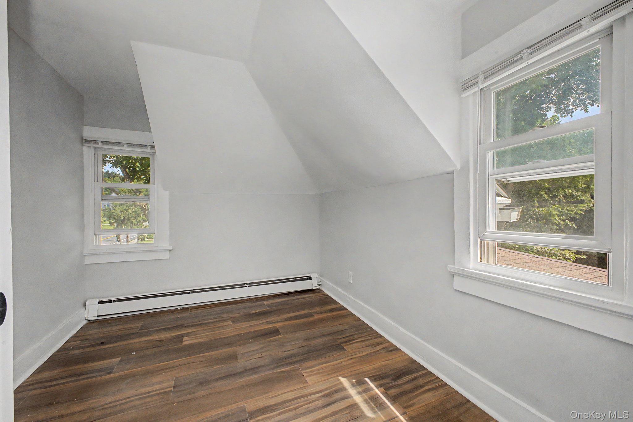 480 King Street Property Photo 16