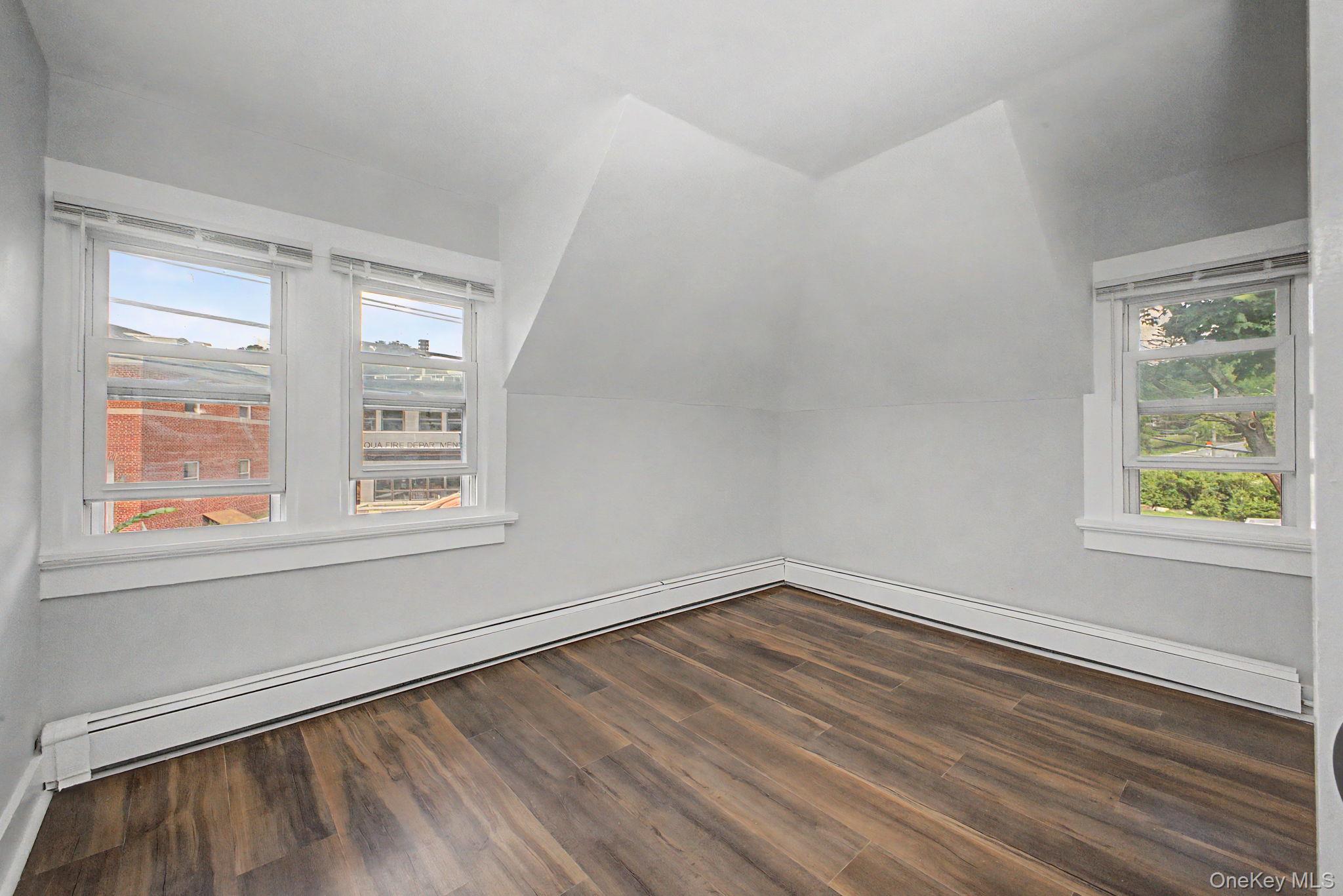 480 King Street Property Photo 17