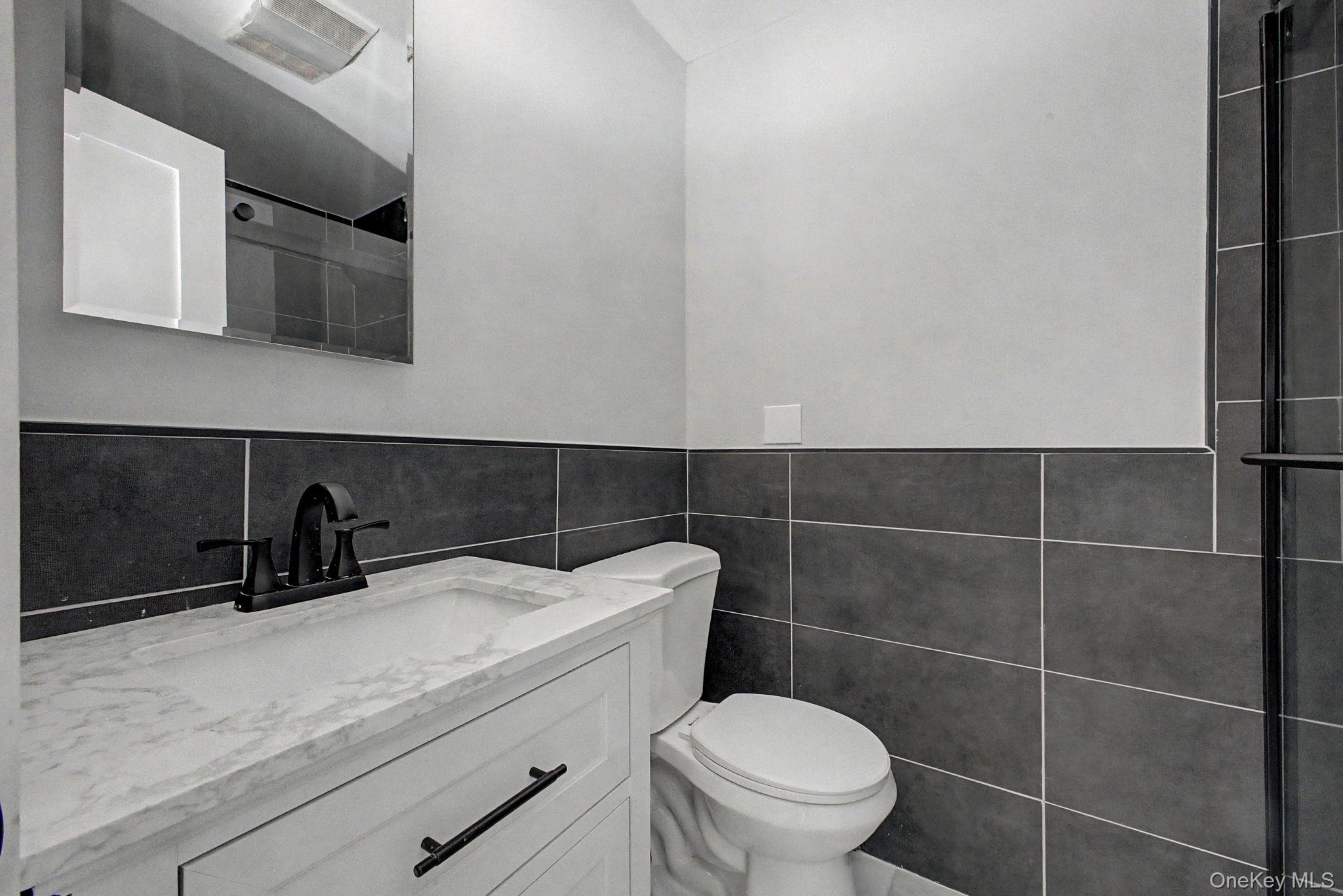 480 King Street Property Photo 19