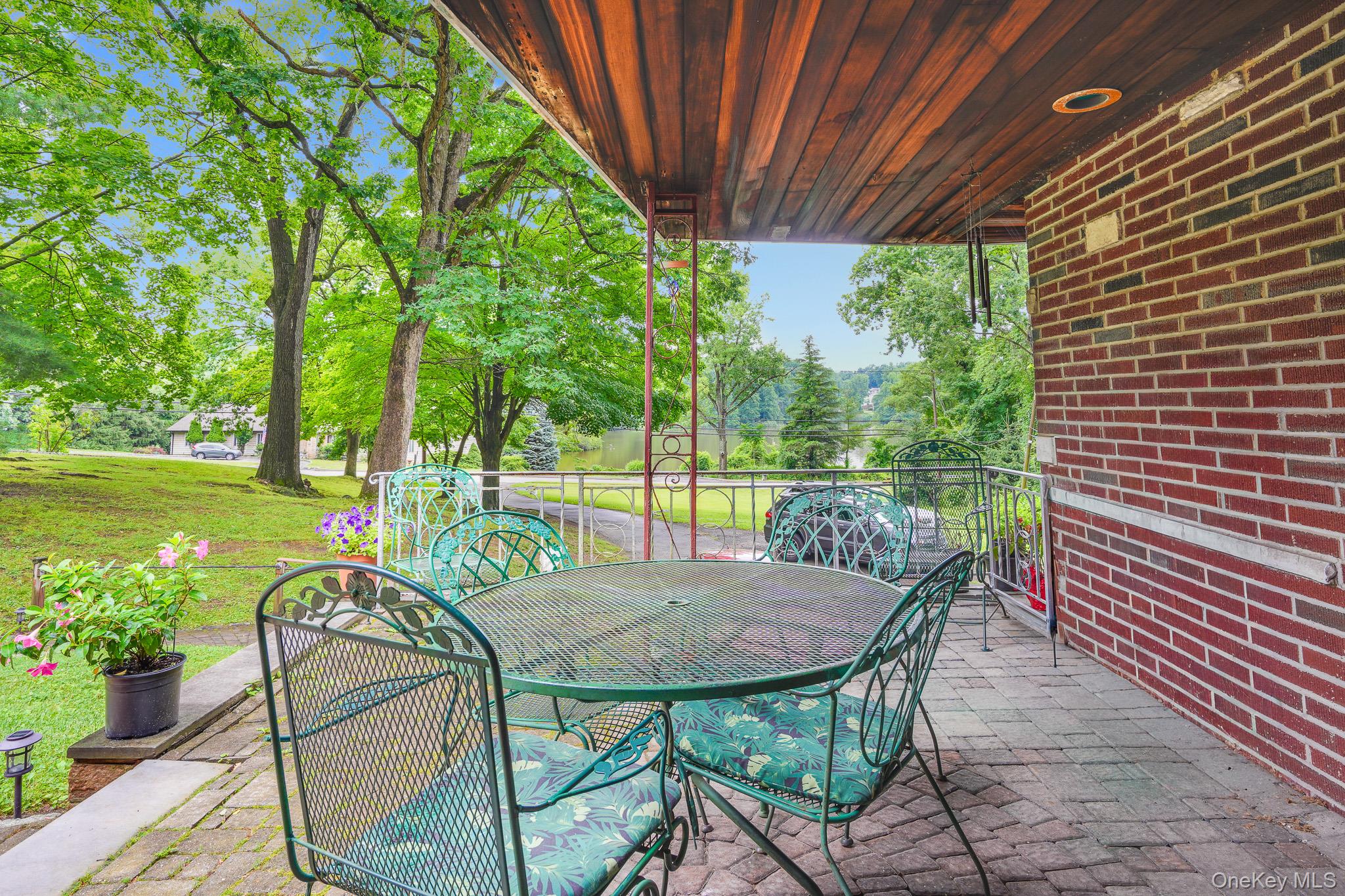 142 Westchester Avenue Property Photo 8