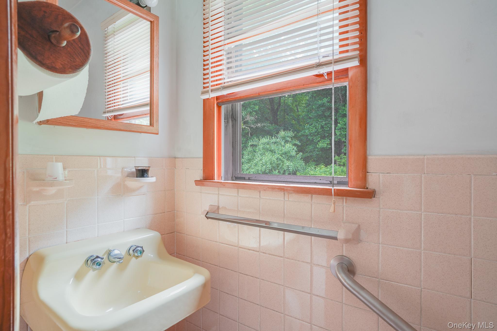 142 Westchester Avenue Property Photo 28