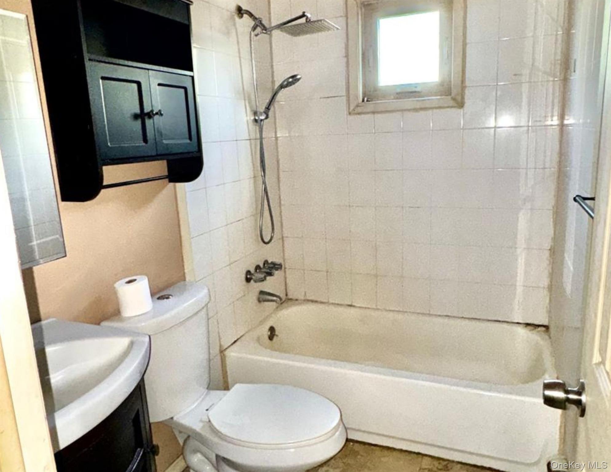2453 D Union Boulevard 4a Property Photo 11
