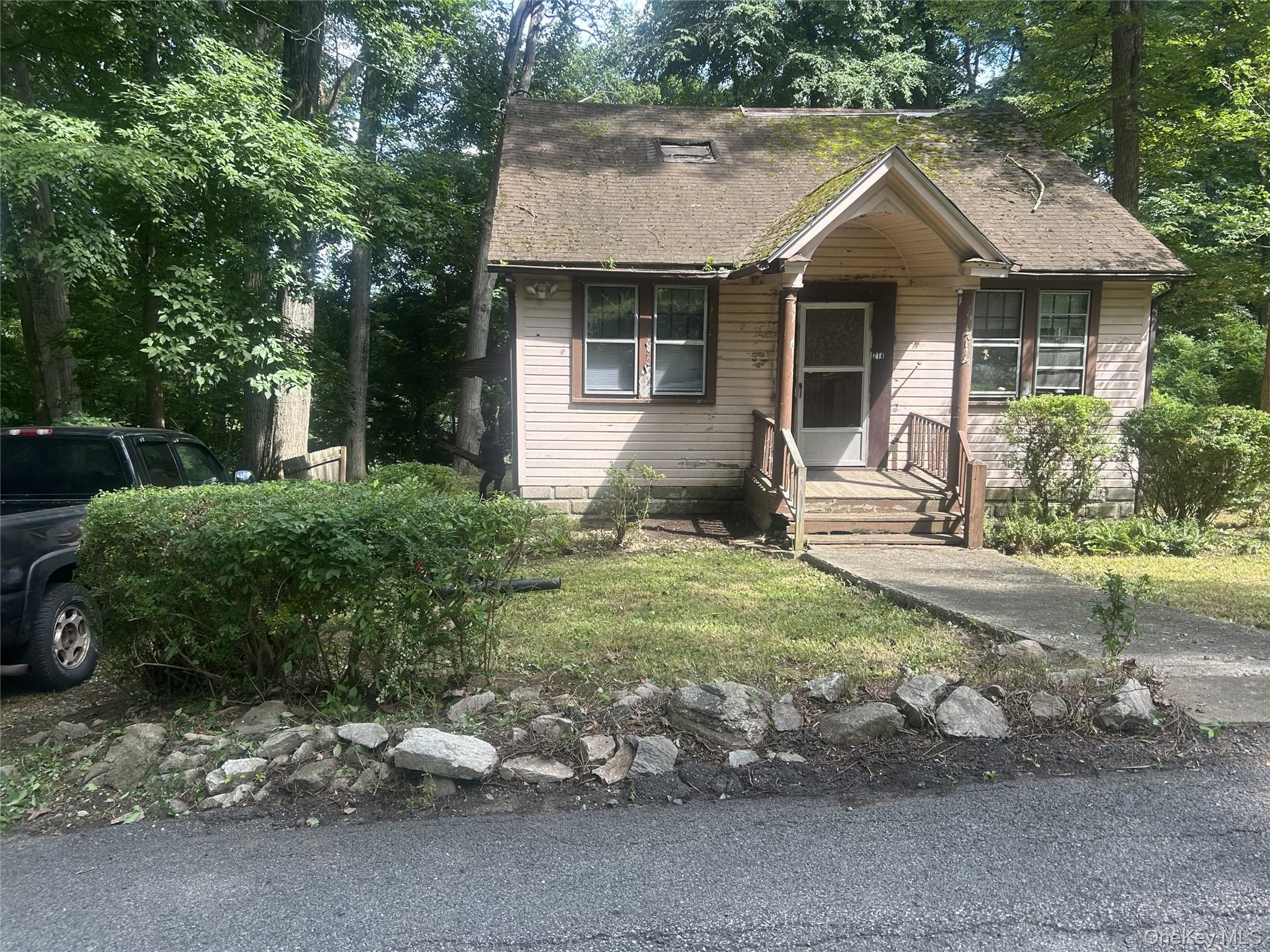 214 Walnut Road Property Photo 1
