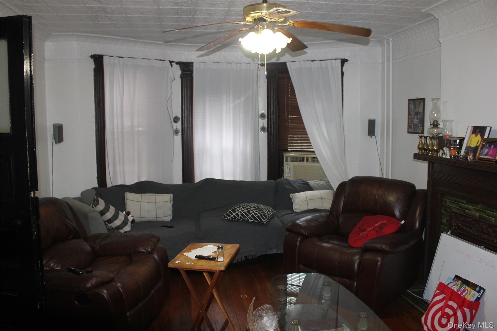 341 Gates Avenue Property Photo 4